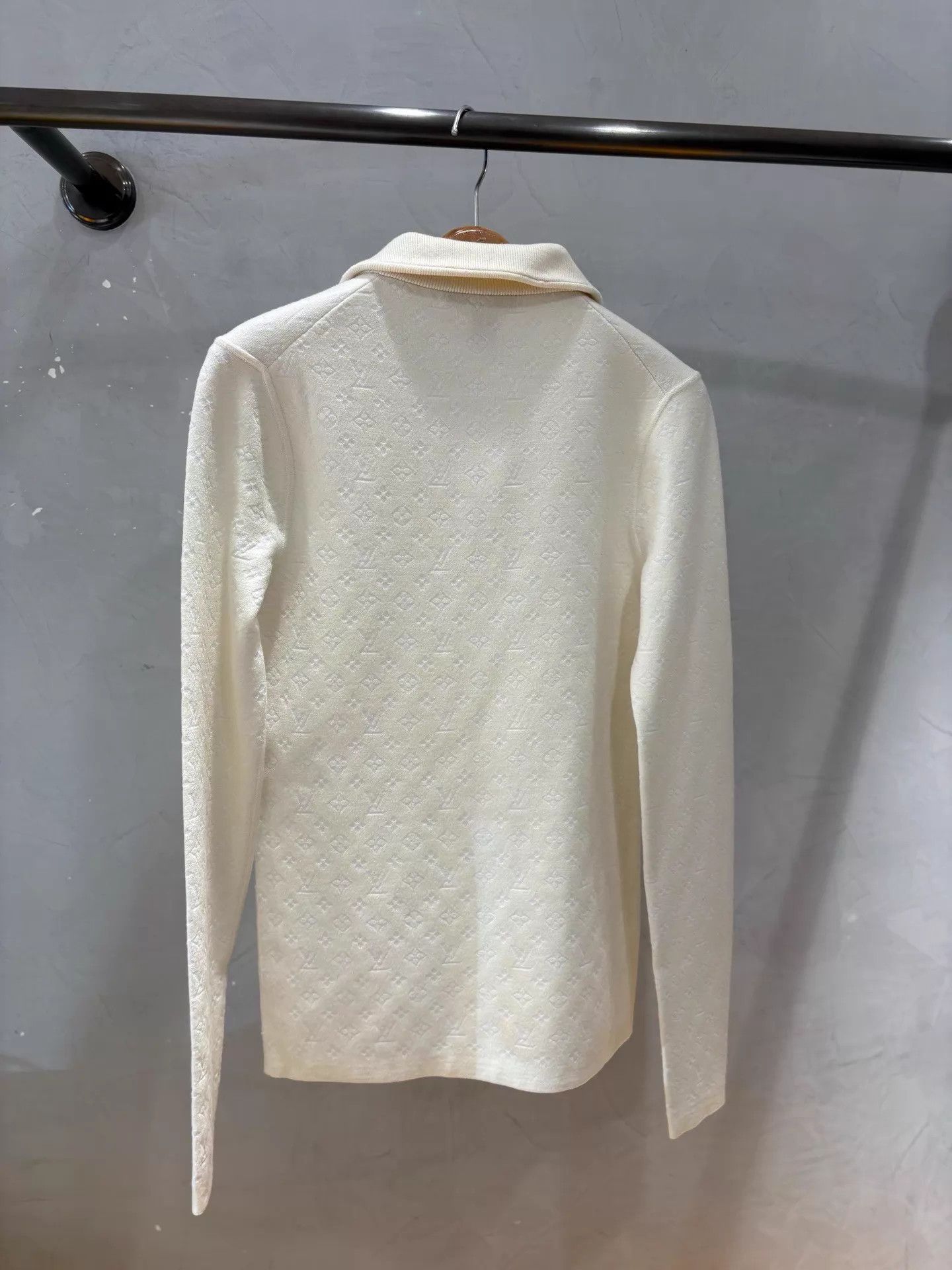 Louis Vuitton LV All Over Logo Long Sleeve Top Deadstock XS 38/90 Size XS / US 0-2 / IT 36-38 - 3 Thumbnail