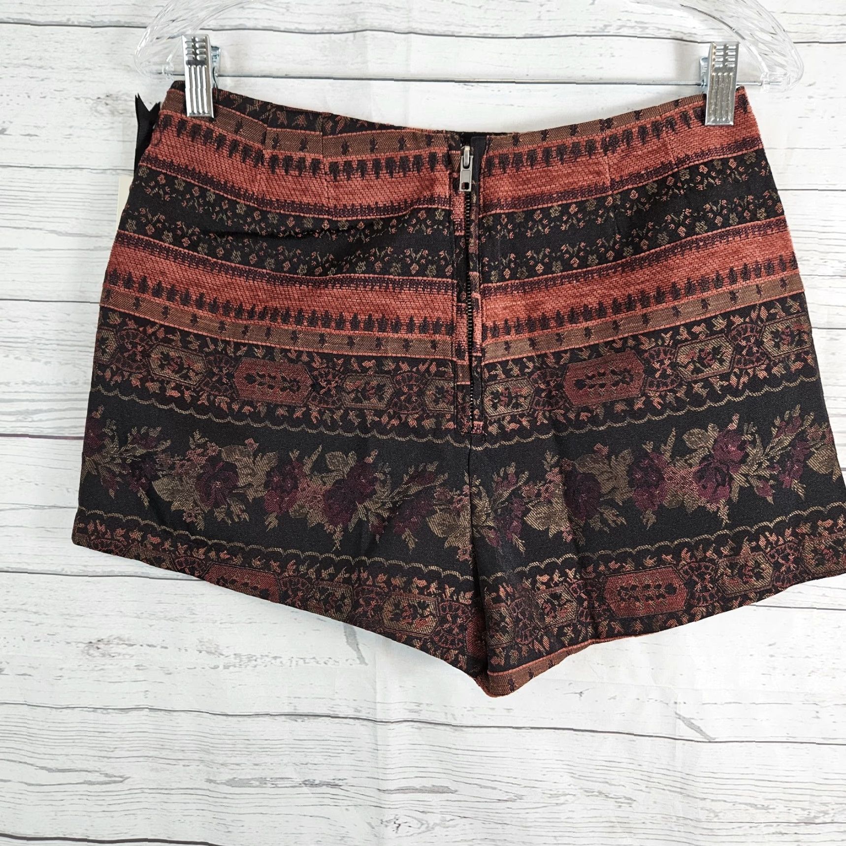 BB Dakota BB Dakota Womens Shorts Sz 10 High Rise Black Burgundy Floral Striped Size 32" / US 10 / IT 46 - 3 Thumbnail