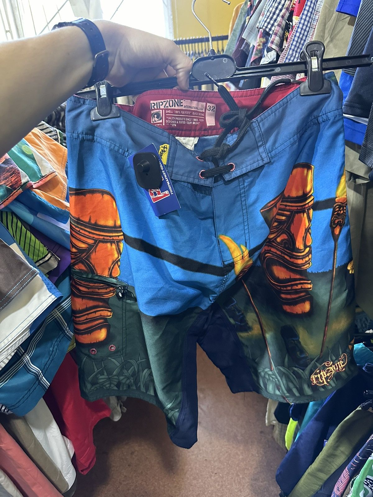 Vintage Vintage Hawai Shorts Ripzone size M swimwear rare big logo Size US 32 / EU 48 - 1 Thumbnail