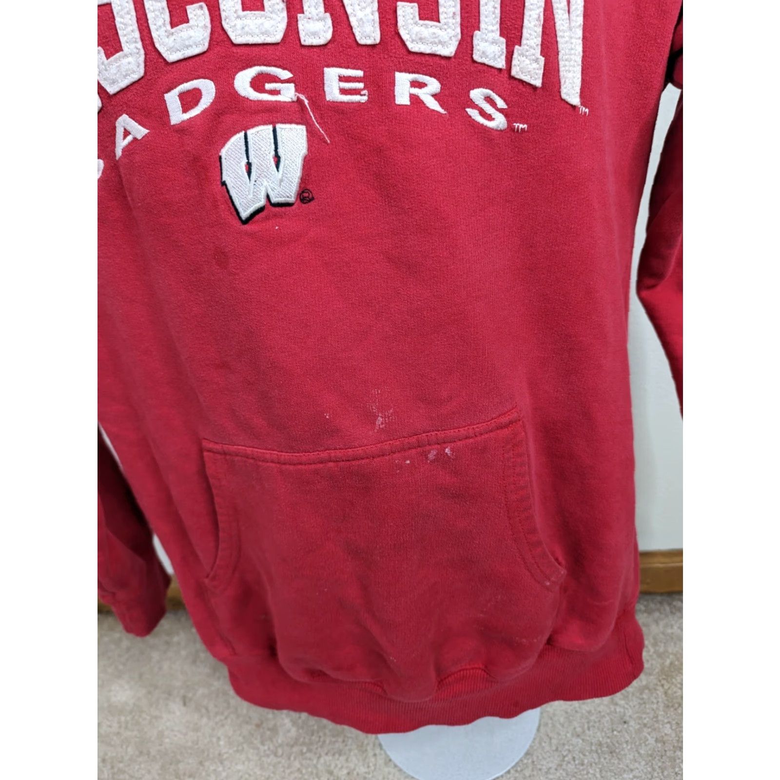 Vintage VINTAGE Wisconsin Badger Hoodie Unisex Adults Hoodie Medium Red Distressed Hooded Sweatshirt Size US S / EU 44-46 / 1 - 4 Thumbnail