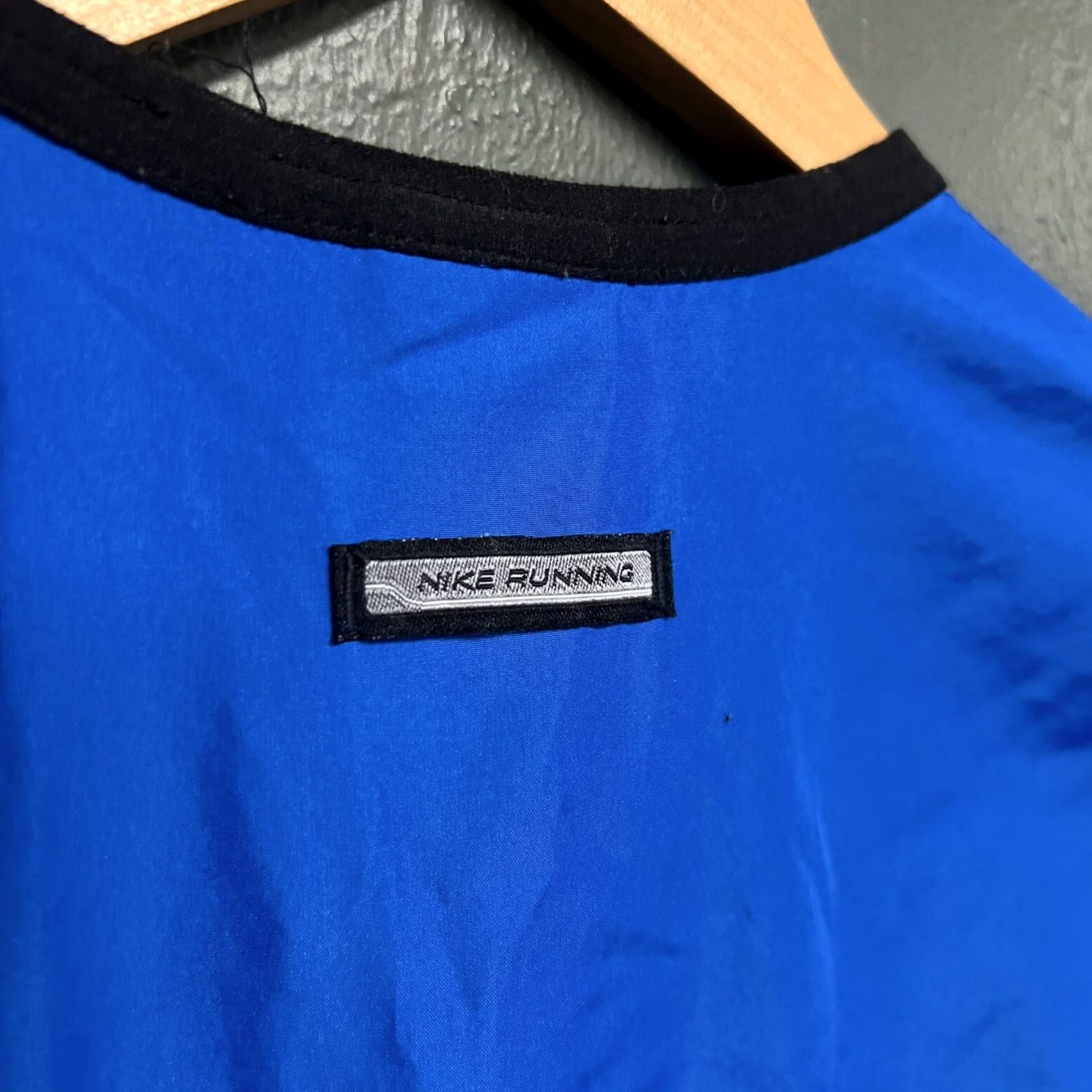 Nike VINTAGE Nike Nylon Vest Blue Black XL UNISEX Vest Woman XL Blue Windbreaker Mens Womens Size XL / US 12-14 / IT 48-50 - 5 Thumbnail