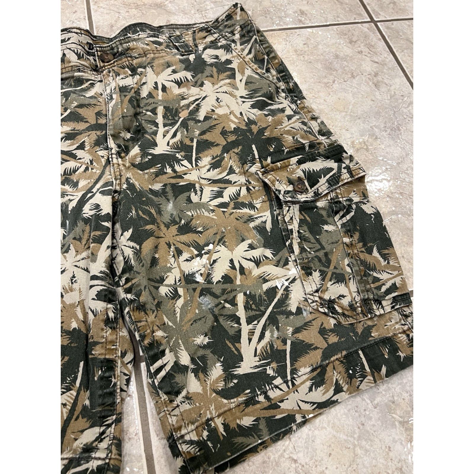 Vintage Roebuck & Co. Men Cargo Shorts Palm Tree Camo 36 Green 11" Inseam 90s Outdoor Palm Trees Cargo Pocket Regular Mens Size US 36 / EU 52 - 4 Thumbnail