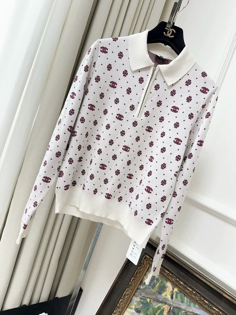 Chanel 23P full logo four-leaf clover pink zipper collar k