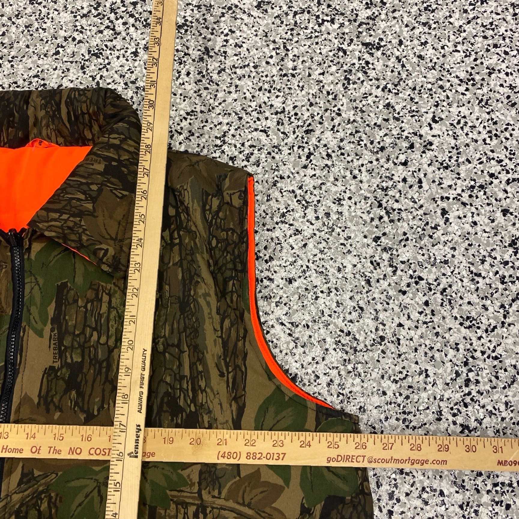 Vintage **WINCHESTER TREBARK Camo Camouflage Insulated Vest Sz XL** User: Vintage WINCHESTER TREBARK Camo Camouflage Insulated Vest Sz XL Size US XL / EU 56 / 4 - 2 Thumbnail