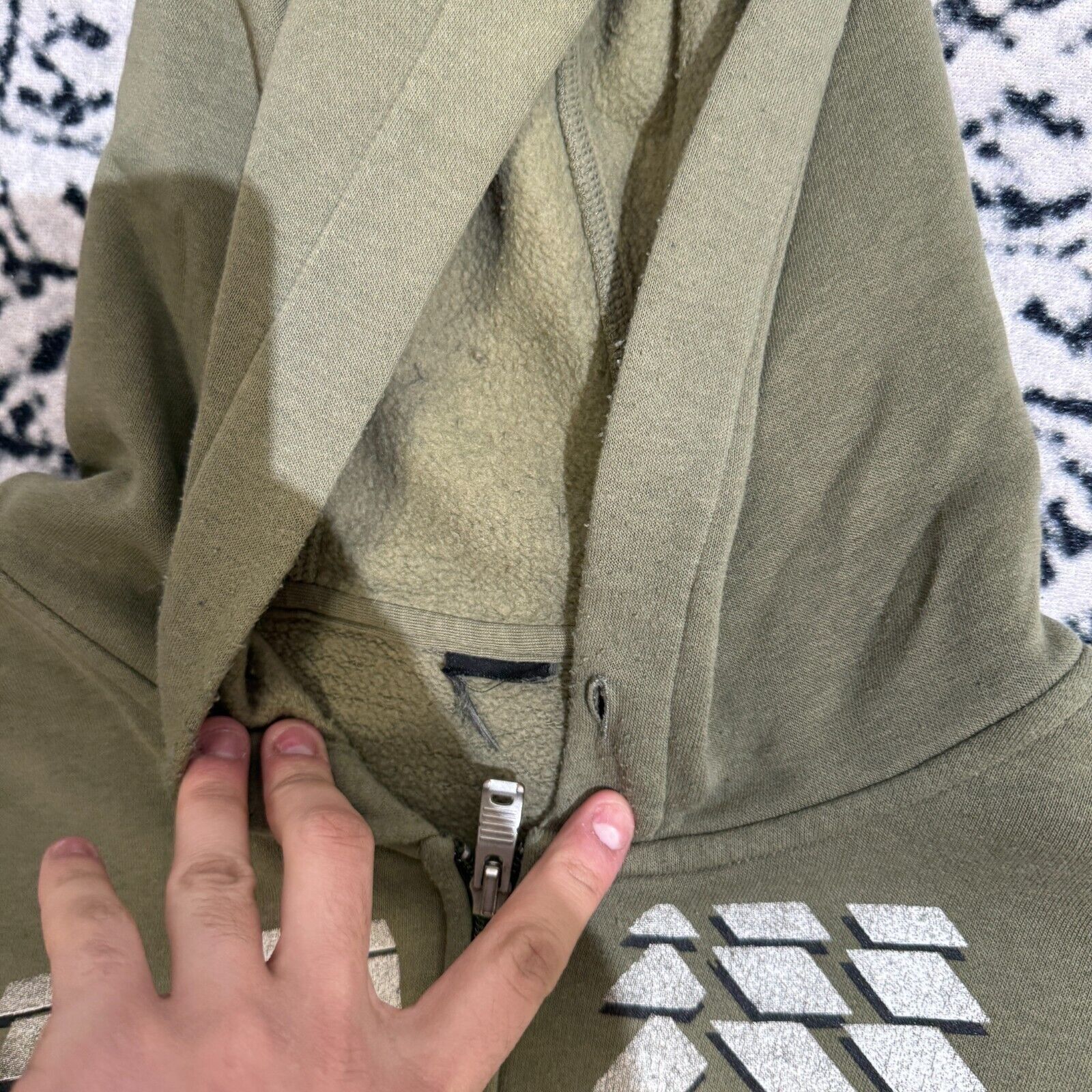 Oakley × Vintage Vintage Oakley Unisex Bottle Green Cotton Zip Hoodie Size L Size US L / EU 52-54 / 3 - 6 Thumbnail