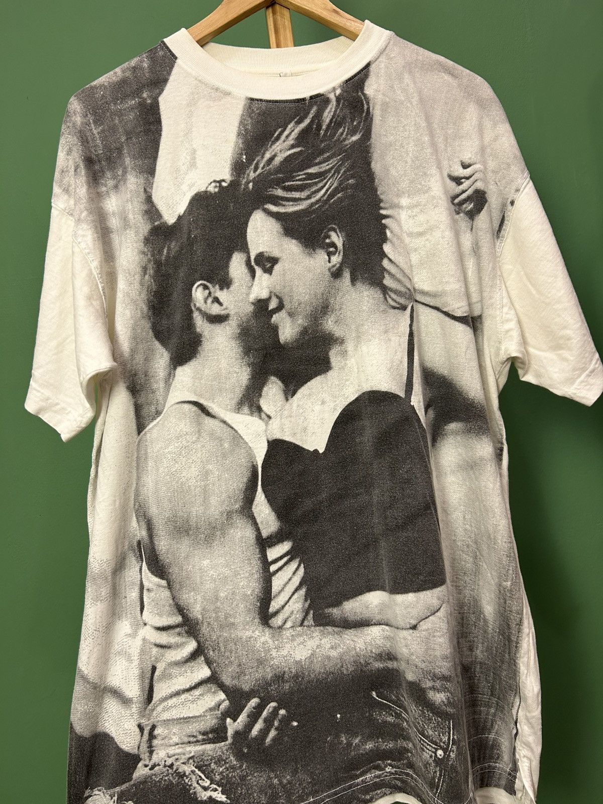 Vintage Romantic Movie Photograph All Over Print Photo Tee Size US L / EU 52-54 / 3 - 2 Thumbnail