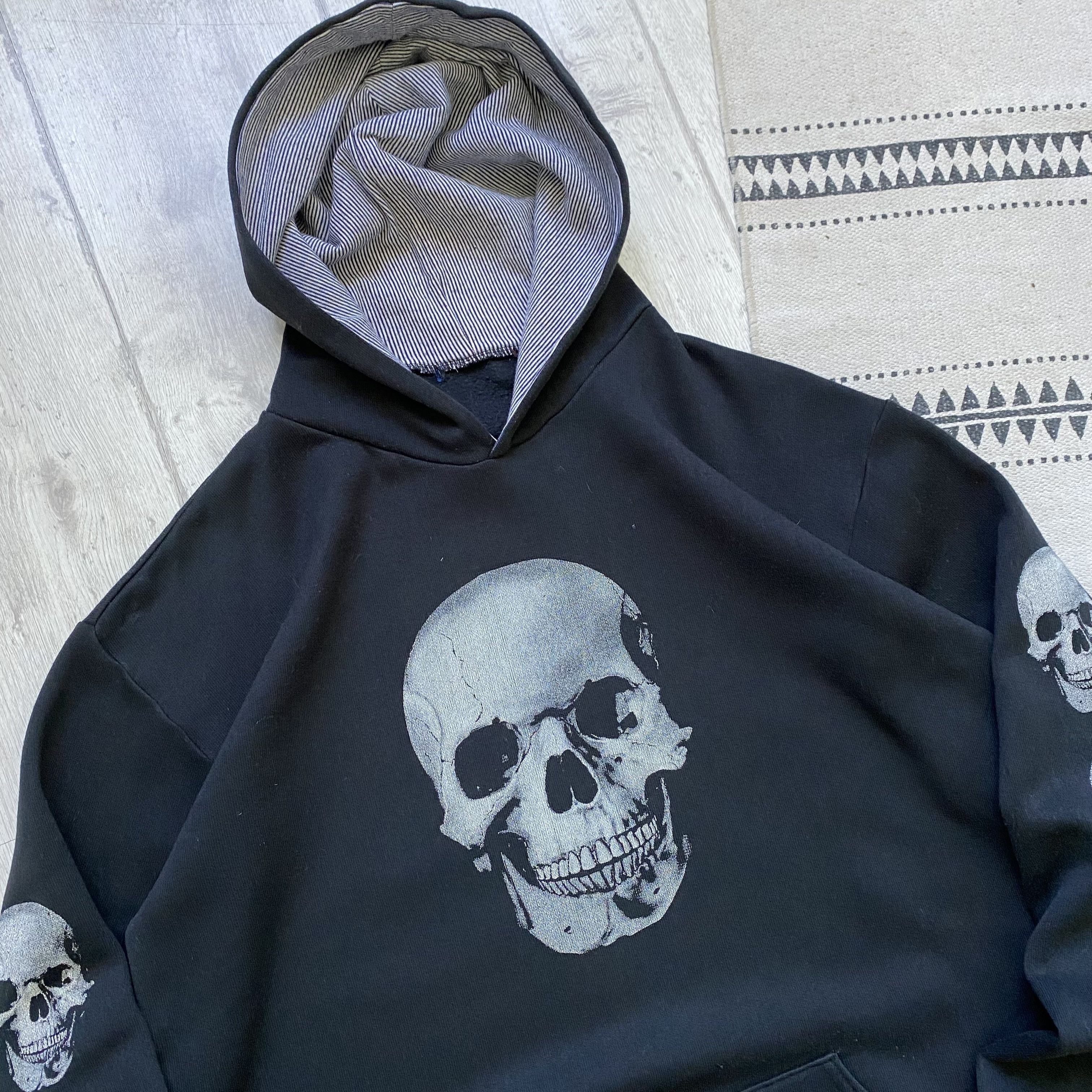 Band Tees 💀 Vintage Skulls logo hoodie Y2K skateboard Rock Band vibe Size US M / EU 48-50 / 2 - 3 Thumbnail