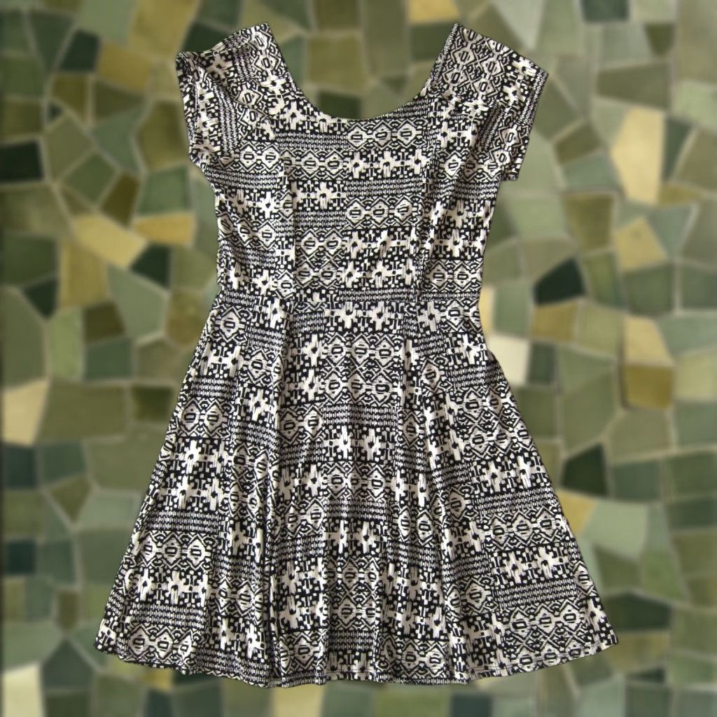 Vintage Monteau Black Ivory Batik Stretch V-Neck Short Sleeve Empire Dress Women Large Size 36" / US 14 / IT 50 - 1 Thumbnail