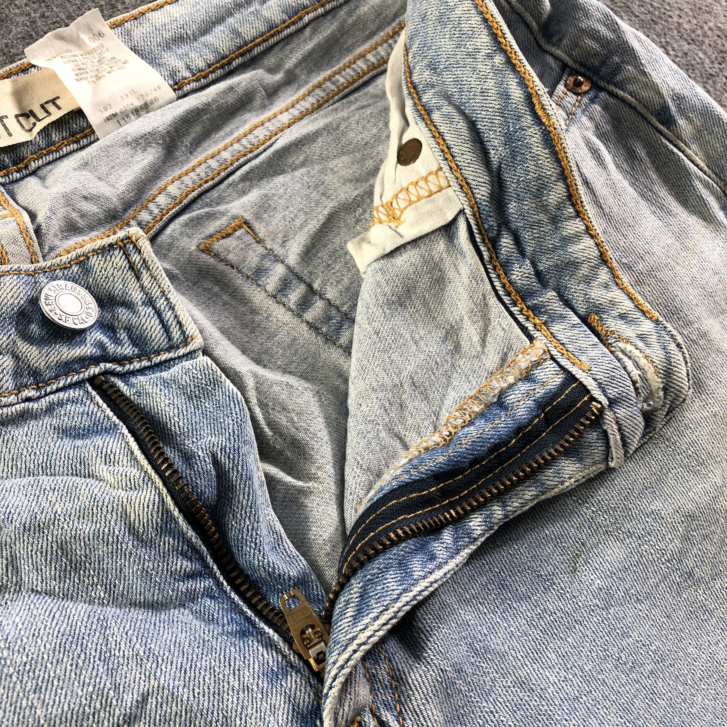 Levi's Vintage Light Wash Levis 518 Jeans-J4080 Size US 35 - 7 Thumbnail