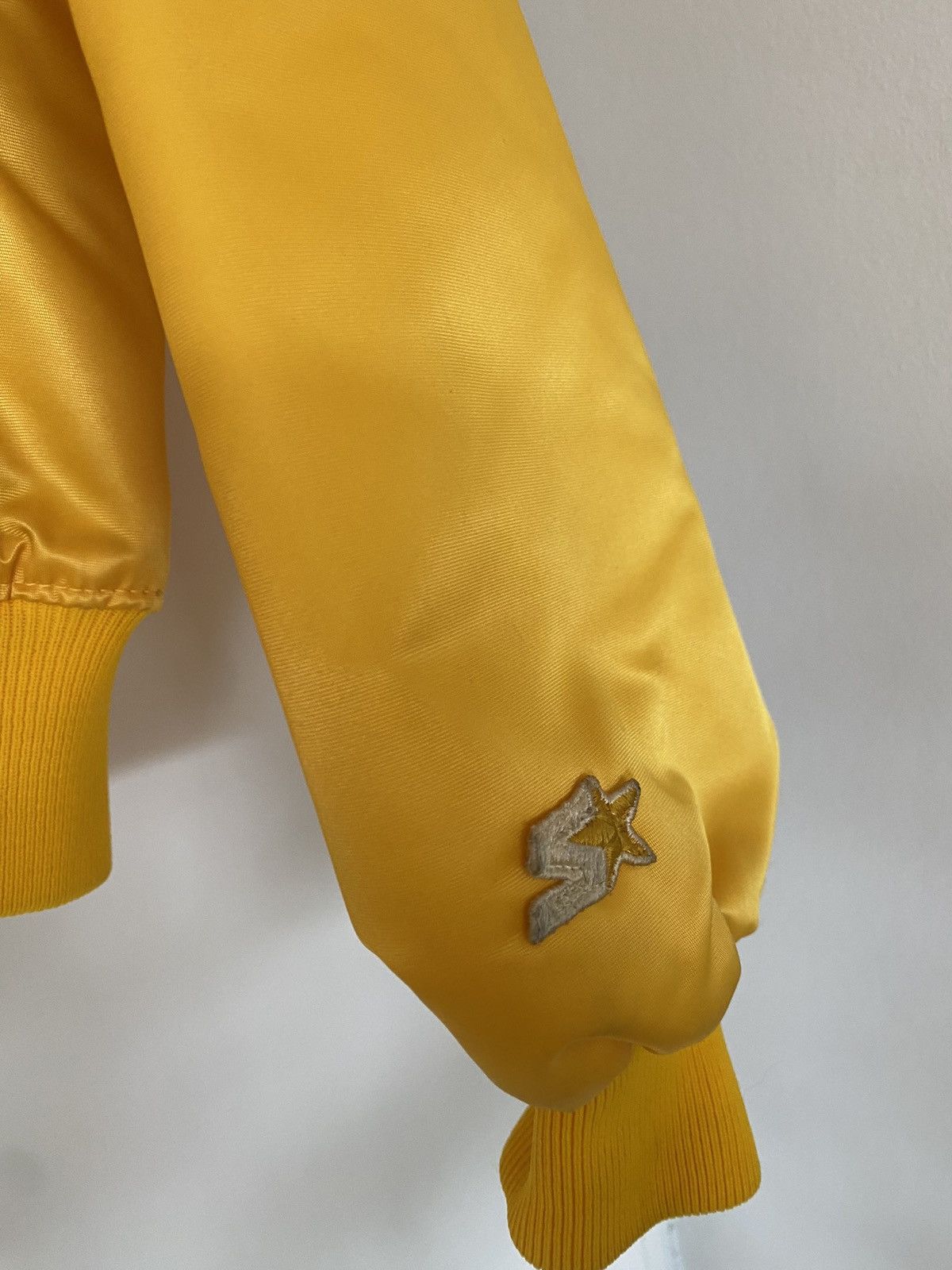 Starter Vintage Starter Lakers Varsity jacket with autographs! Size US XL / EU 56 / 4 - 4 Thumbnail