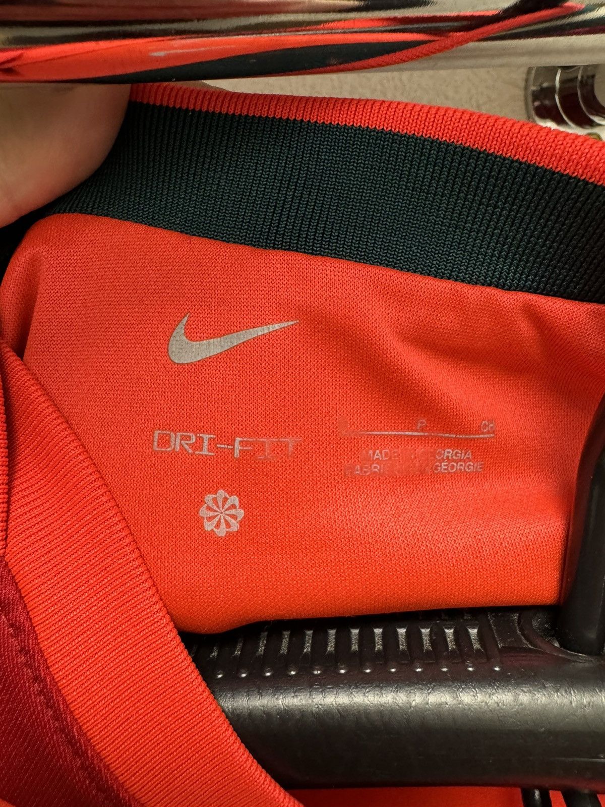 Nike Liverpool nike soccer jersey standard charteres S sz Size US S / EU 44-46 / 1 - 7 Thumbnail