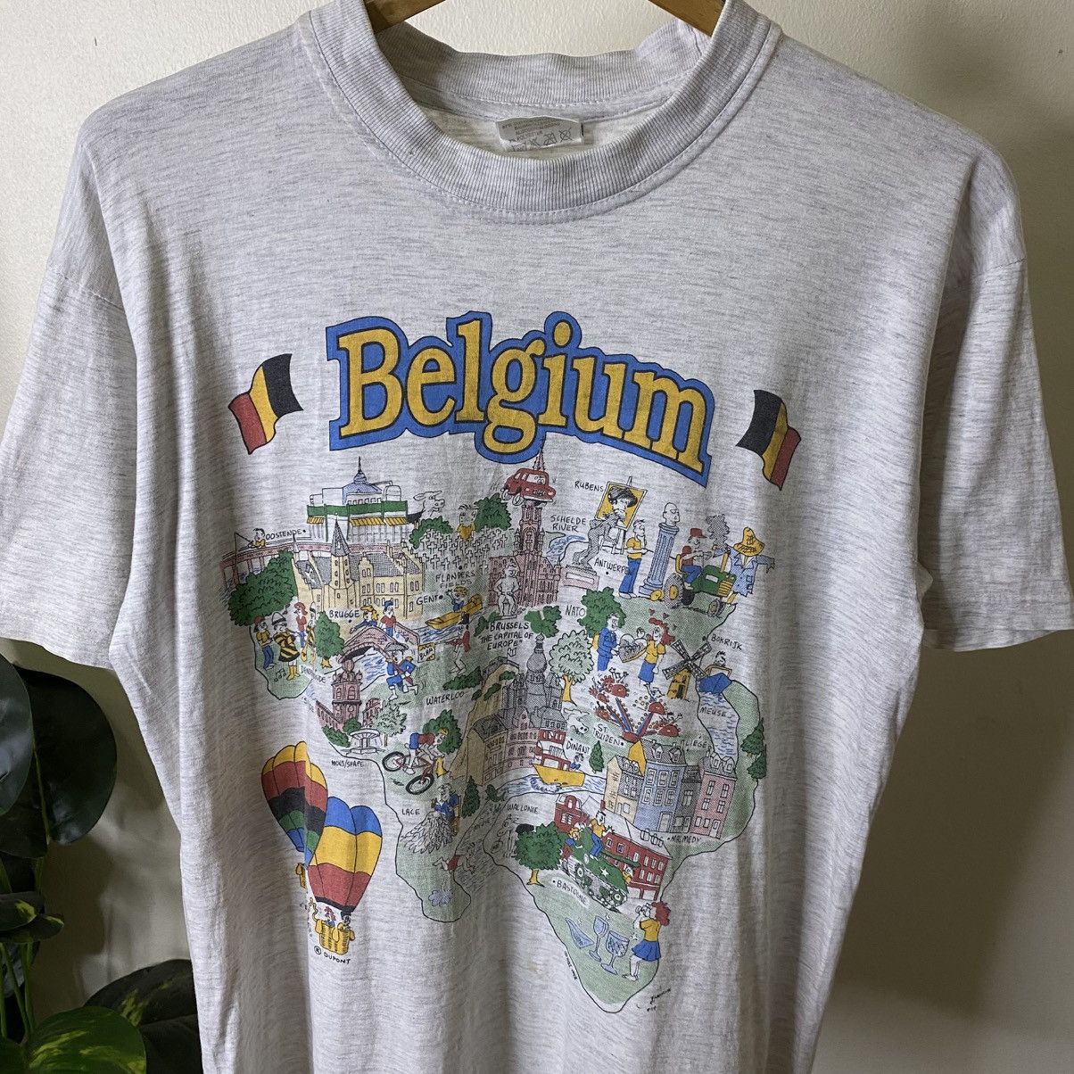 Vintage Vintage 1993 Du Pont Artwork Belgium Art T Shirt Size US M / EU 48-50 / 2 - 2 Thumbnail