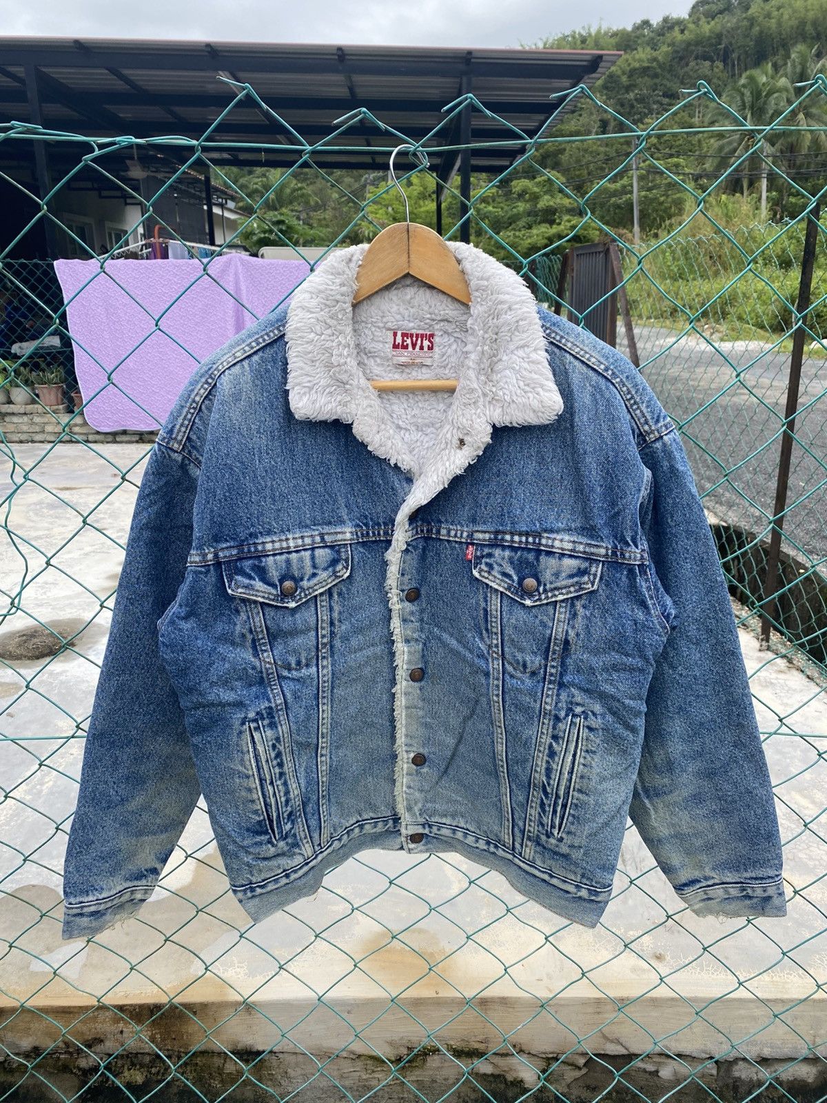 Vintage 90s Levis sherpa denim jacket