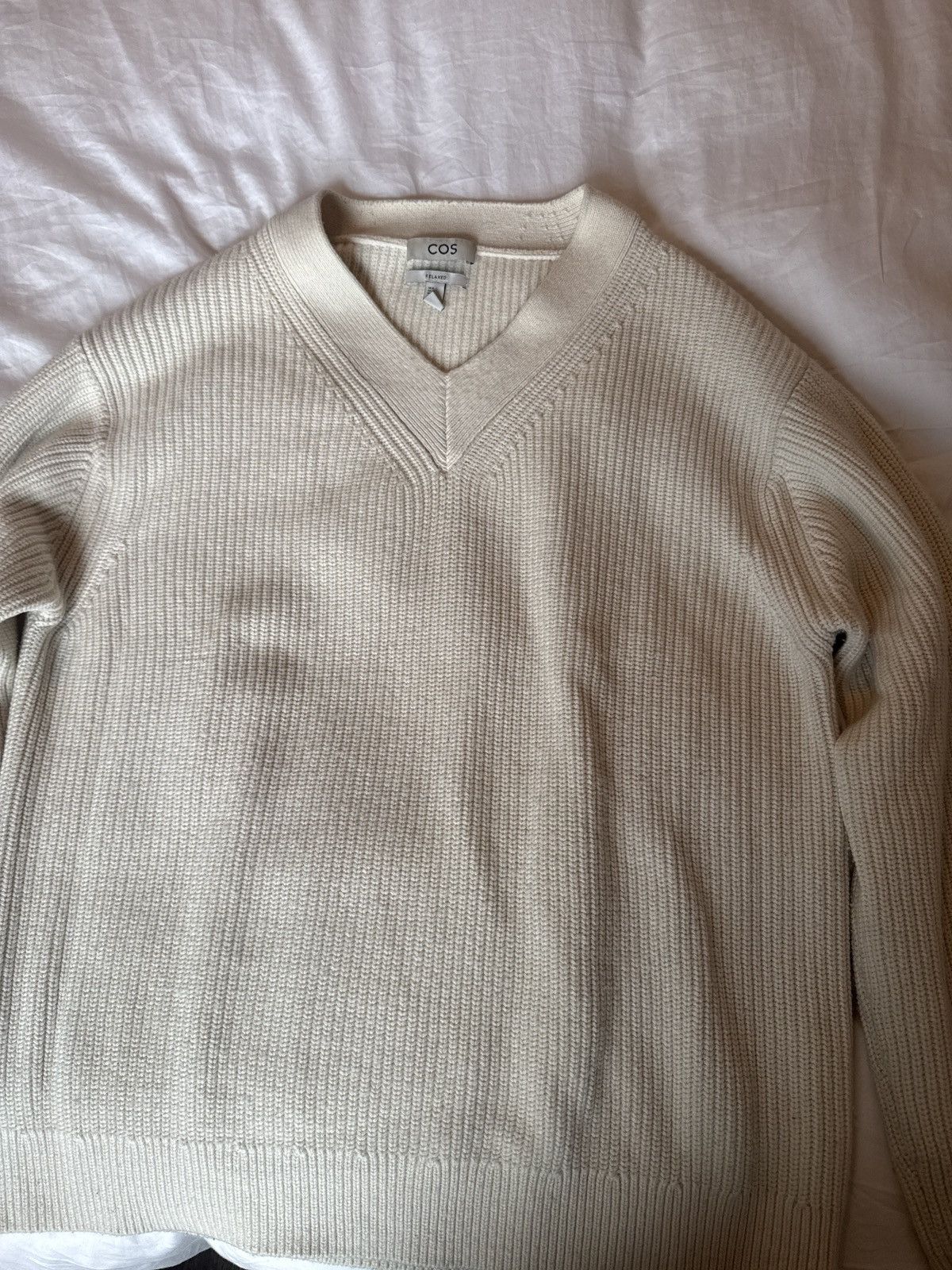 Cos Cos v-neck sweater Size US XL / EU 56 / 4 - 2 Thumbnail
