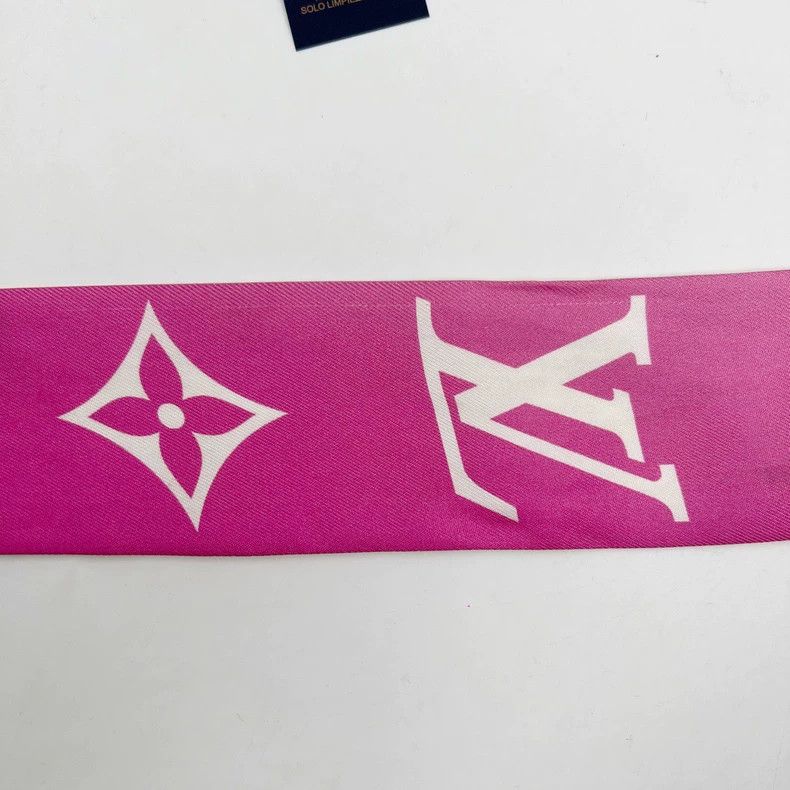 Louis Vuitton Louis Vuitton Cherry Pollen Gradient Scarf Size ONE SIZE - 7 Thumbnail