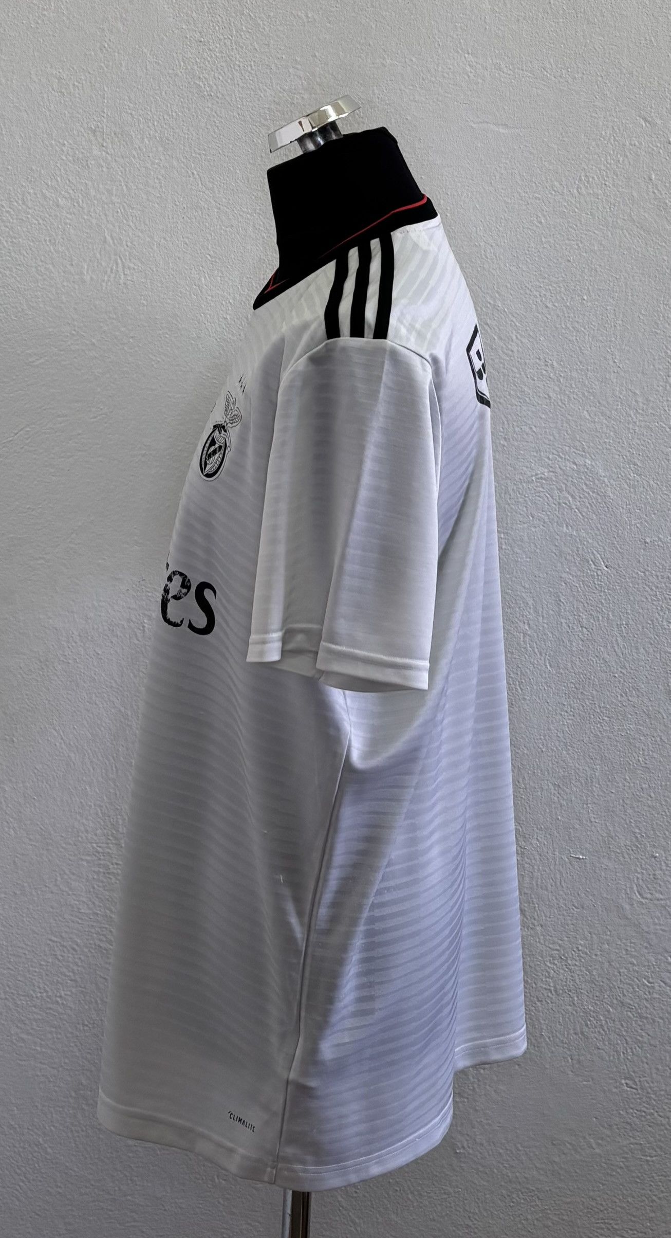 Adidas SL Benfica 2018/2019 Adidas Football Jersey Size XL Size US XL / EU 56 / 4 - 3 Thumbnail