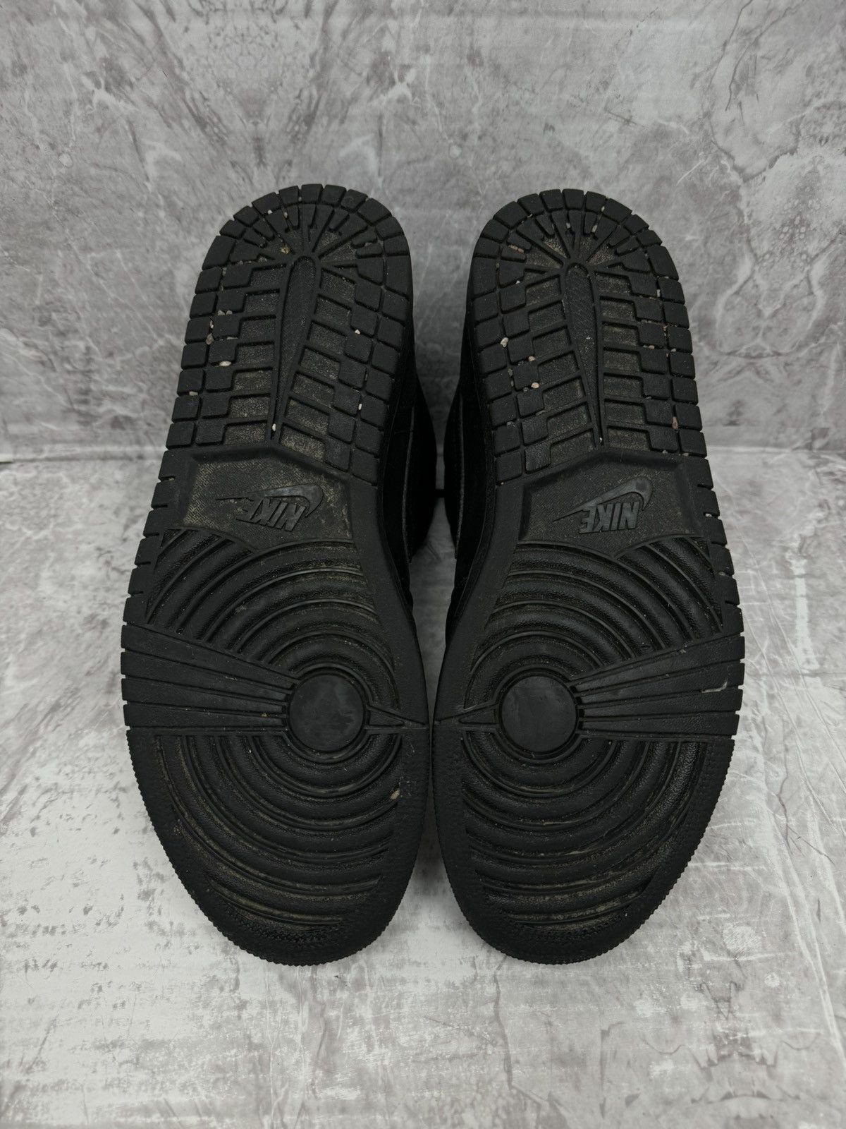 Jordan Brand Jordan 1 Retro Mid black (2018) Size US 10 / EU 43 - 7 Thumbnail
