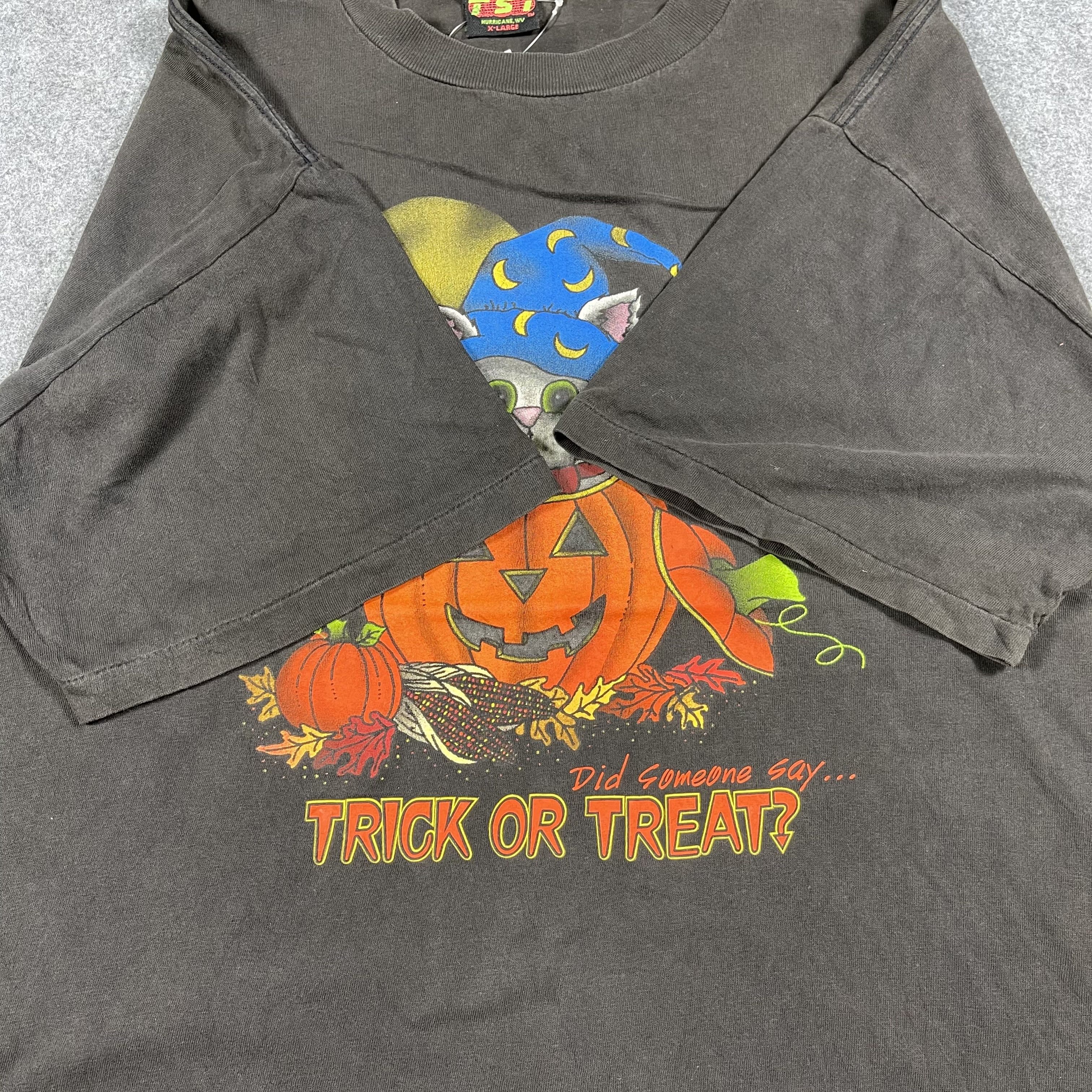 Vintage Vintage Hollowen Trick or Treat T-shirt Size US XL / EU 56 / 4 - 4 Thumbnail