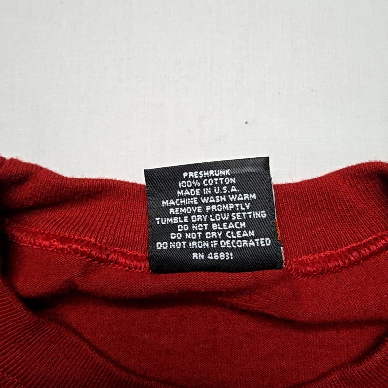 Vintage Vintage Montana Big Sky Country T-shirt Red L Tee Size US L / EU 52-54 / 3 - 4 Thumbnail
