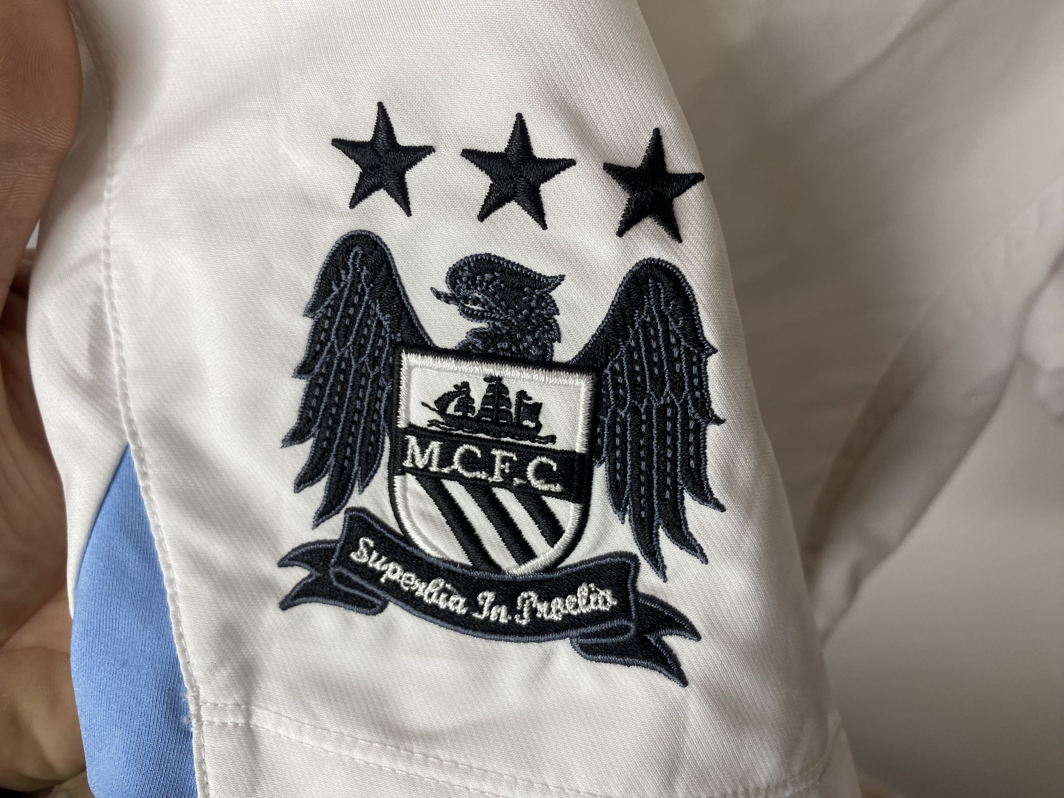 Nike MANCHESTER CITY 2012 2013 HOME FOOTBALL SOCCER SHORTS UMBRO Size US 34 / EU 50 - 3 Thumbnail