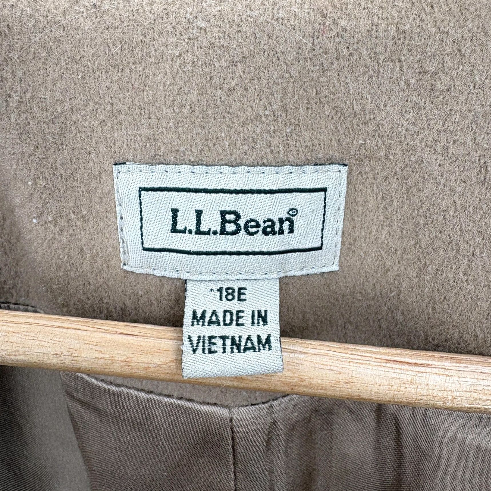 Vintage VINTAGE L.L.Bean Blazer Womens 18 Tan Wool Cashmere Lined 3 Button Jacket VTG Size XXL / US 16-18 / IT 52-54 - 6 Thumbnail