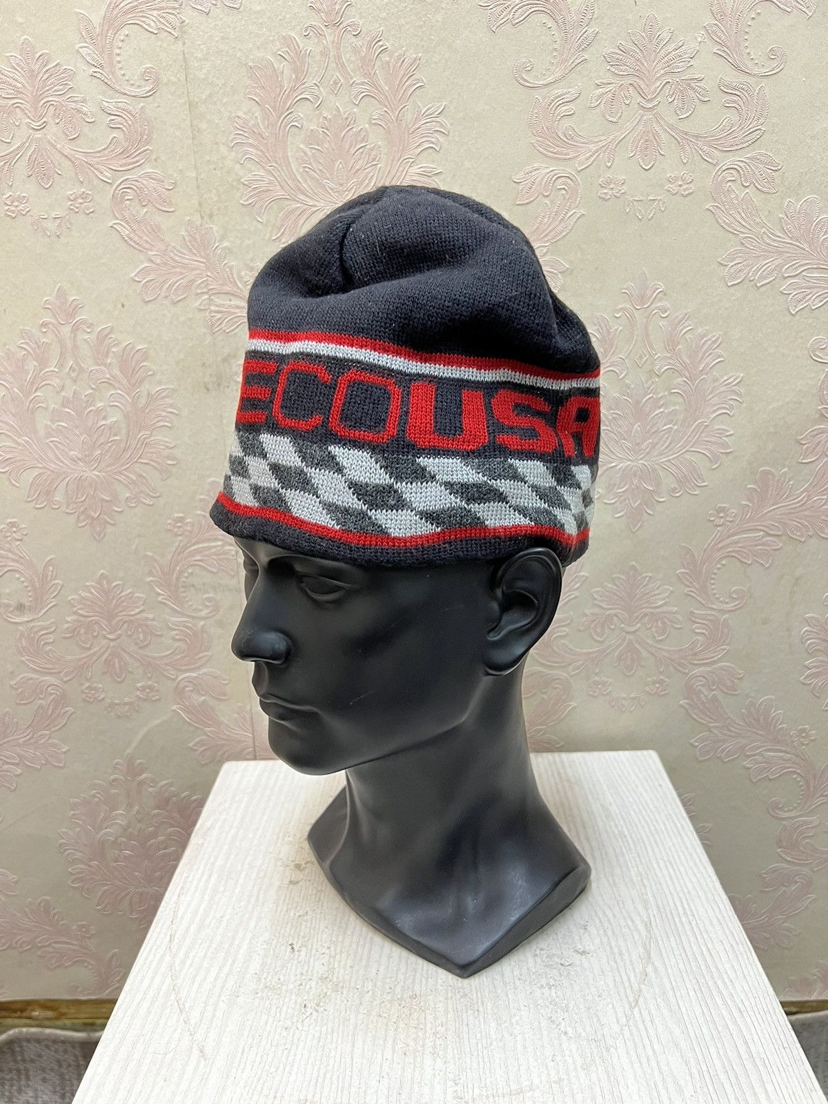 Vintage Vintage DCSHOEUSA spell Out Beanie Hats Size ONE SIZE - 3 Thumbnail