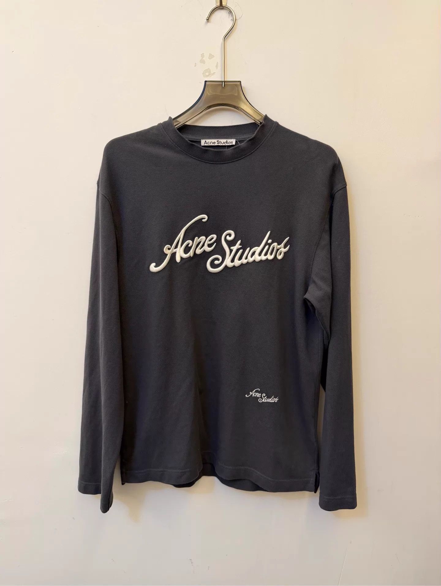 Acne Studios Acne FW25 Embroidered Logo Crew Unisex L/S XS (new) Size XS / US 0-2 / IT 36-38 - 1 Thumbnail