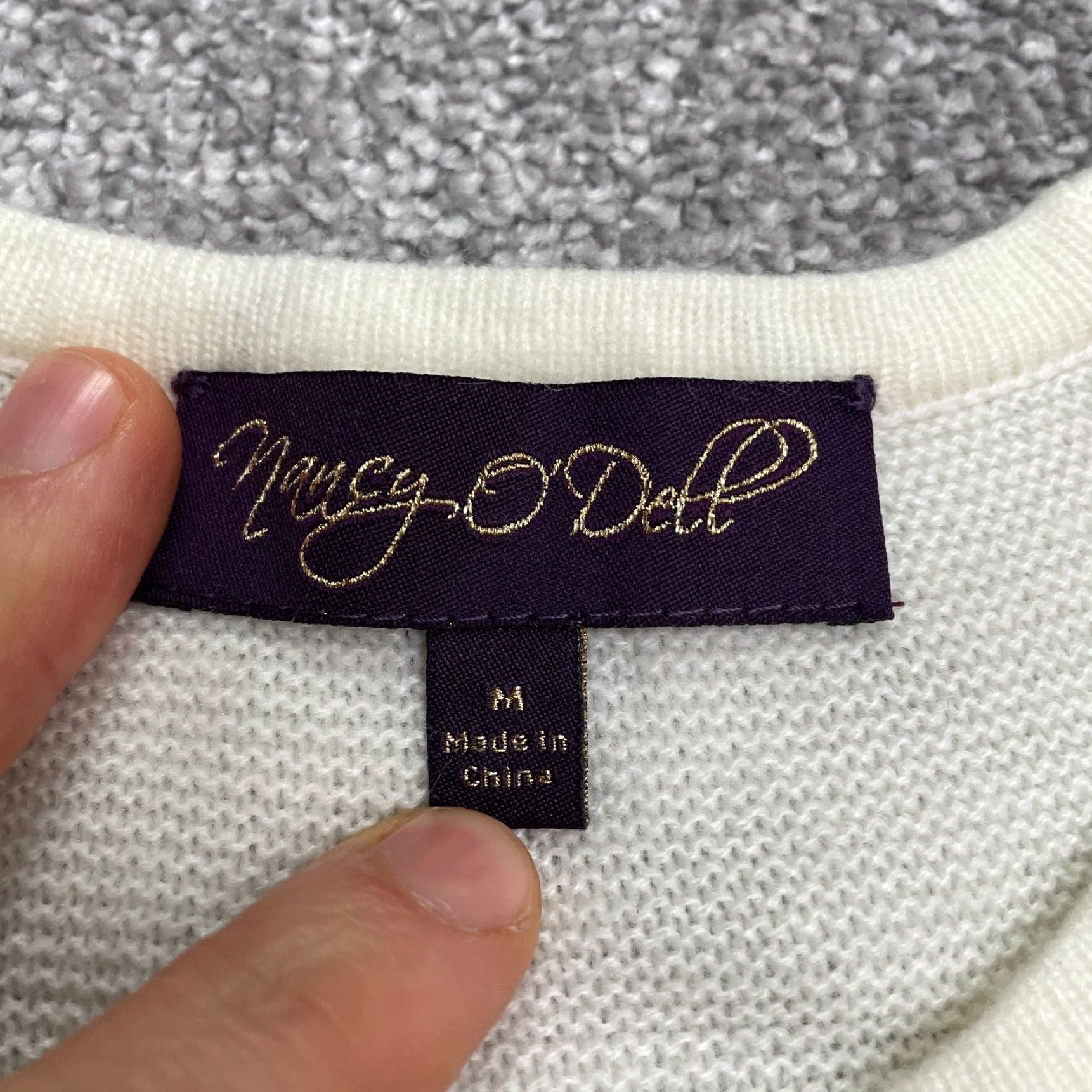 Vintage Nancy O'dell Acrylic Pullover Sweater Womens M Ivory Crew Neck Asymmetrical Knit Regular Long Sleeve All Seasons Breathable Logo Vintage No Size M / US 6-8 / IT 42-44 - 3 Thumbnail