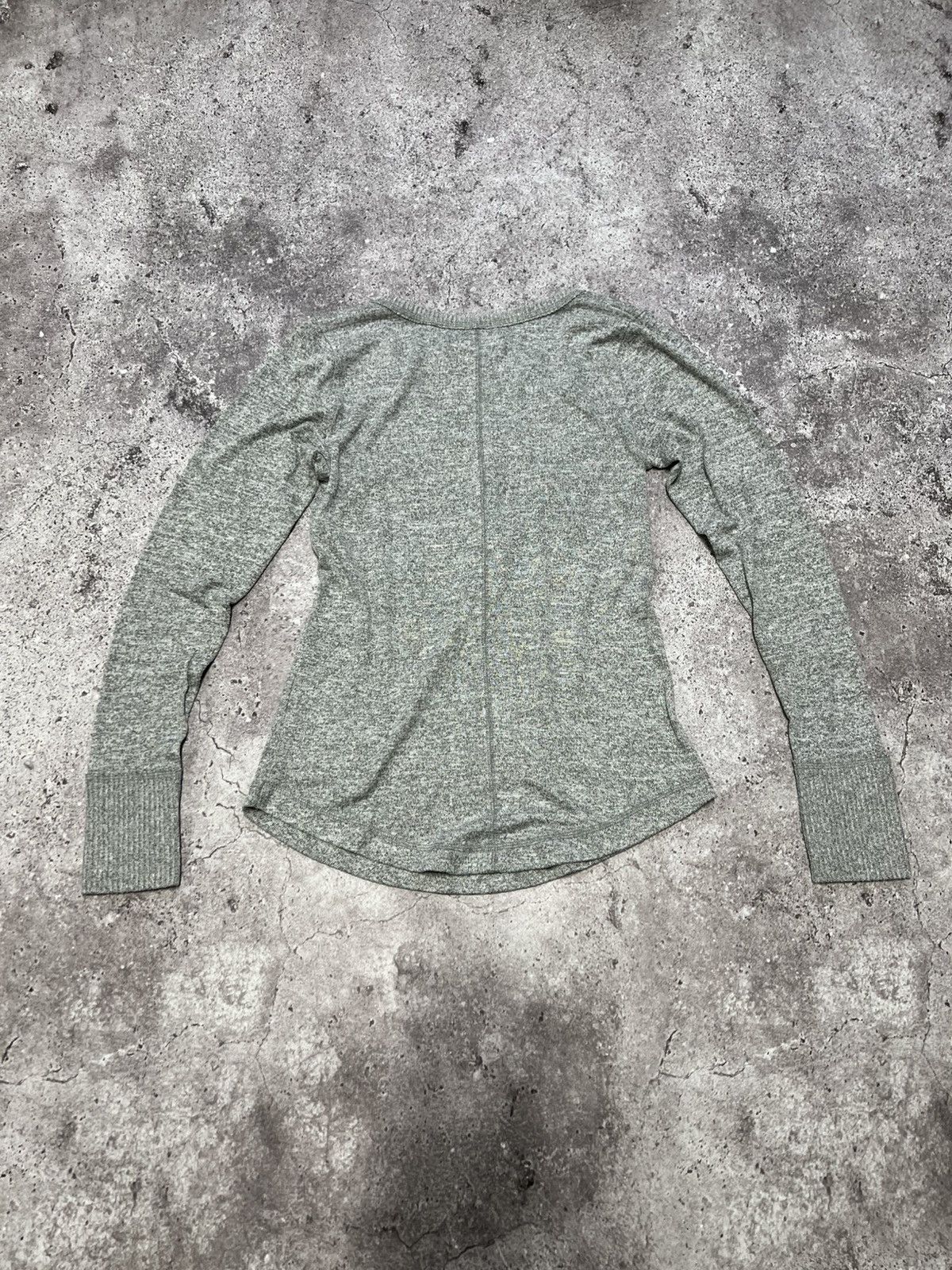 Abercrombie & Fitch y2k abercrombie & fitch 2000’s grey long sleeve henley top Size M / US 6-8 / IT 42-44 - 9 Thumbnail