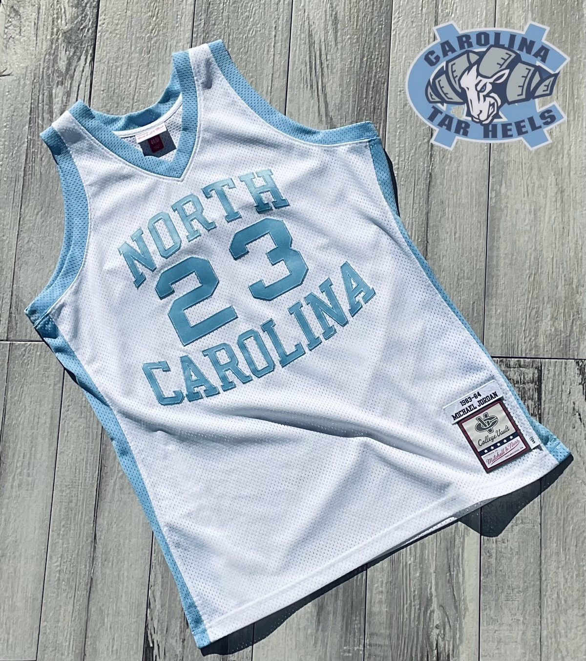 Mitchell & Ness Jordan White North Carolina Tar Heel Authentic Jersey Mens L Size US L / EU 52-54 / 3 - 1 Thumbnail