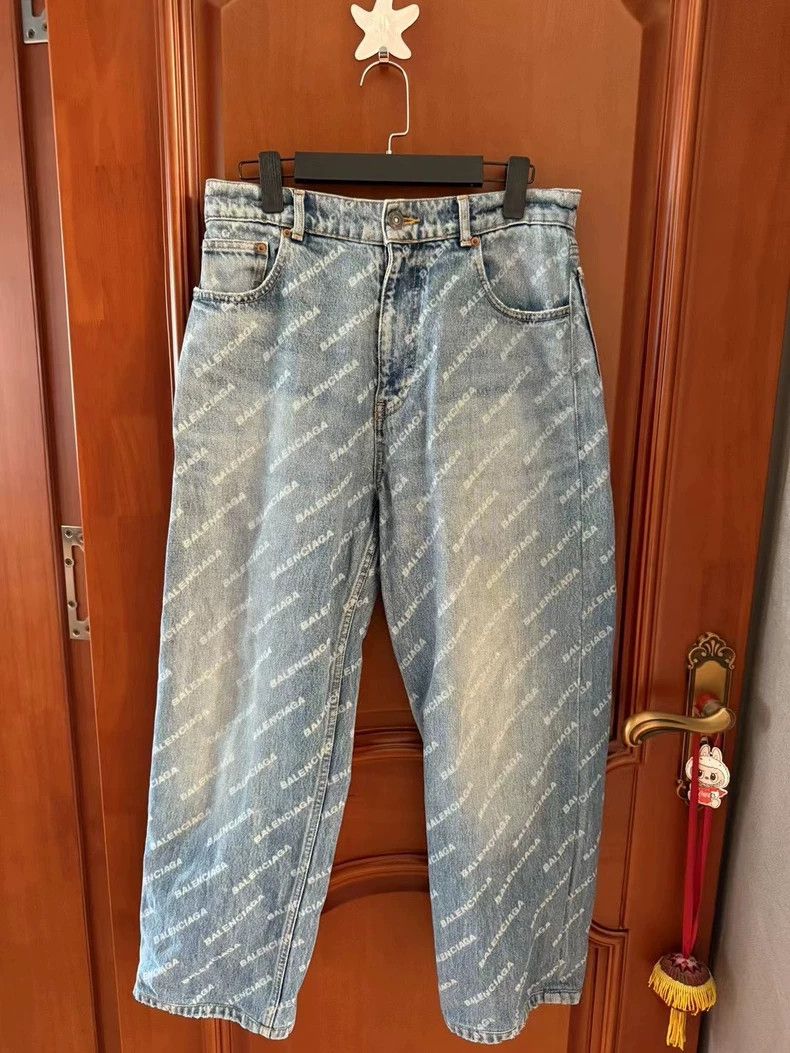 Balenciaga Balenciaga size S Full logo denim pants Size US 27 - 1 Thumbnail