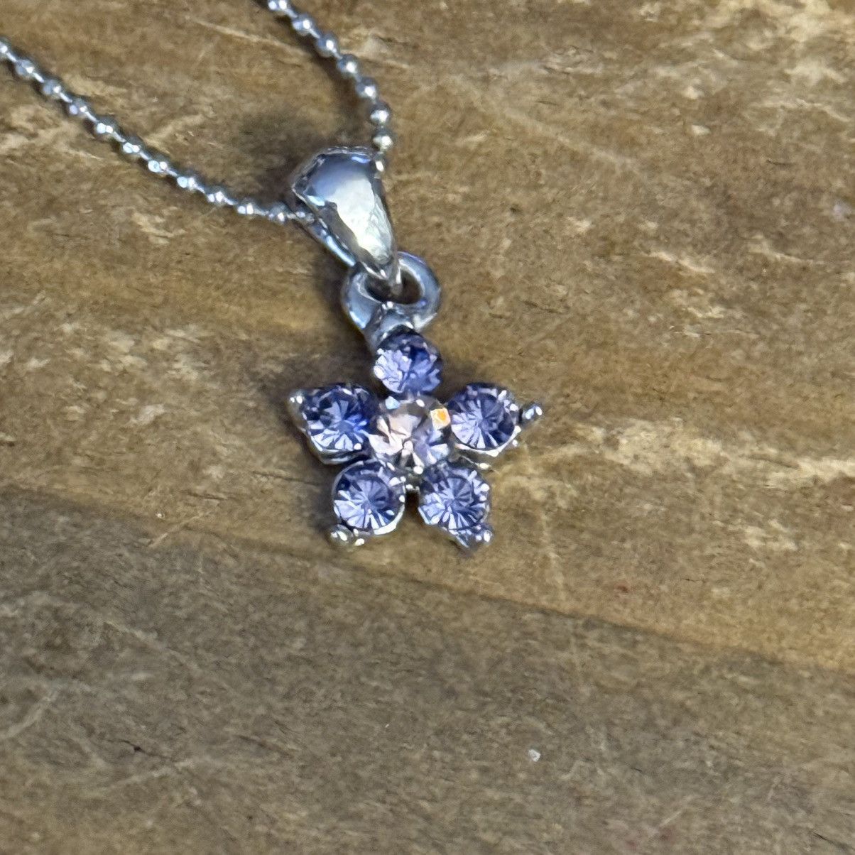 Other Dainty silver tone purple rhinestone flower pendant necklace Size ONE SIZE - 3 Thumbnail