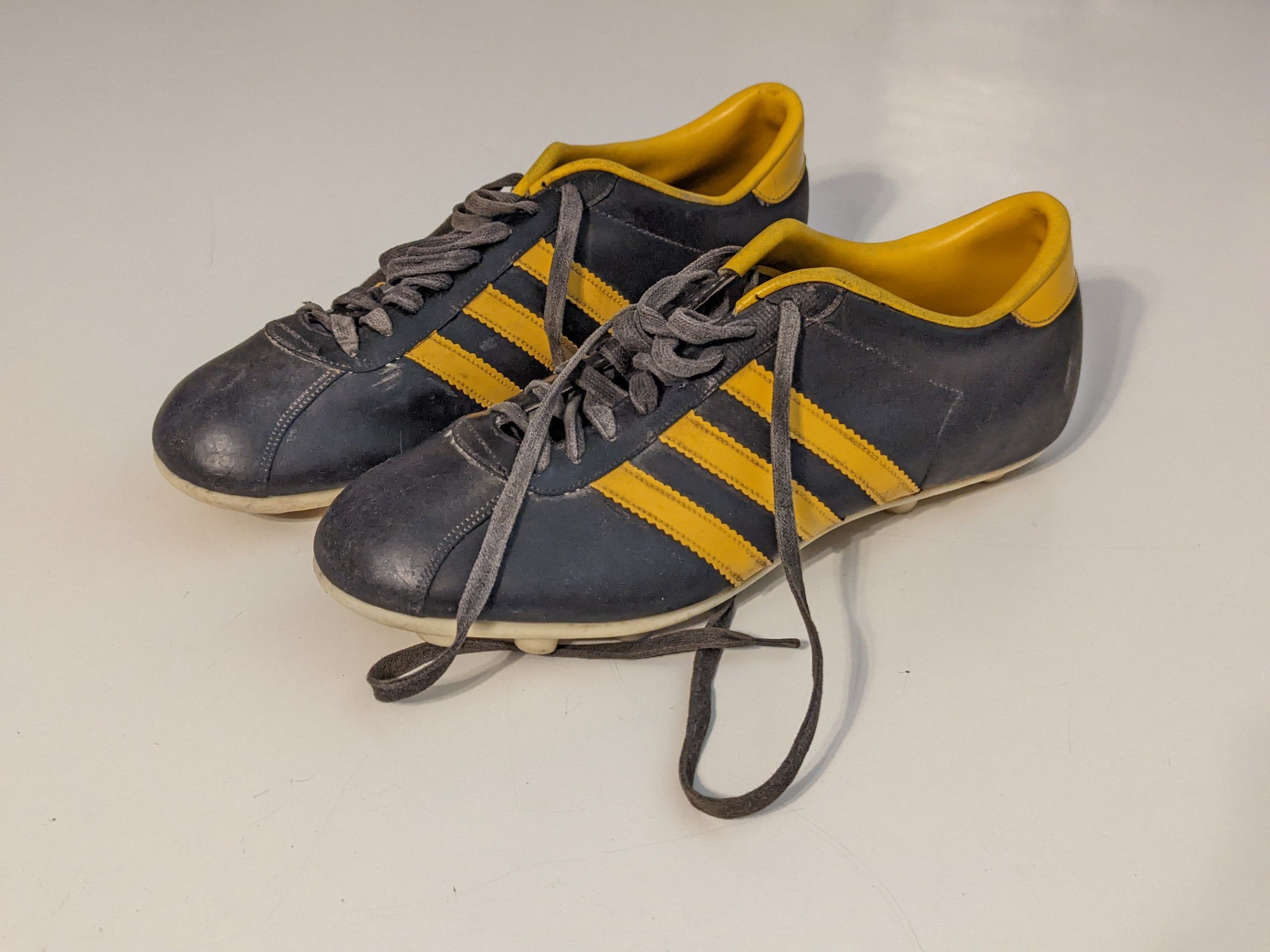Adidas : Adidas Vintage Football Boots Black Yellow Made in France Size US 6.5 / EU 39-40 - 2 Thumbnail