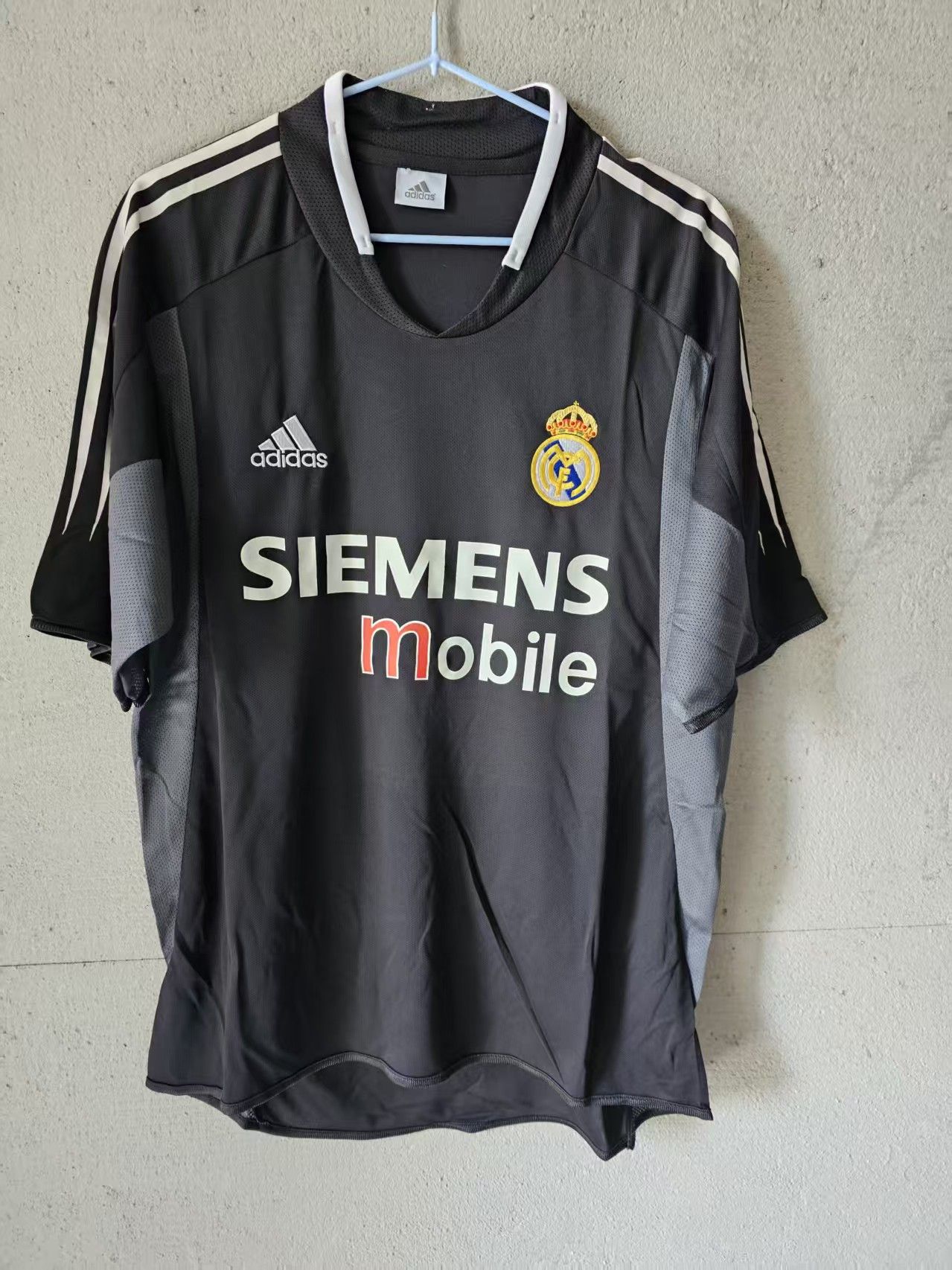Other 2004 2005 Real Madrid #5 Zidane Jersey Size US L / EU 52-54 / 3 - 2 Thumbnail