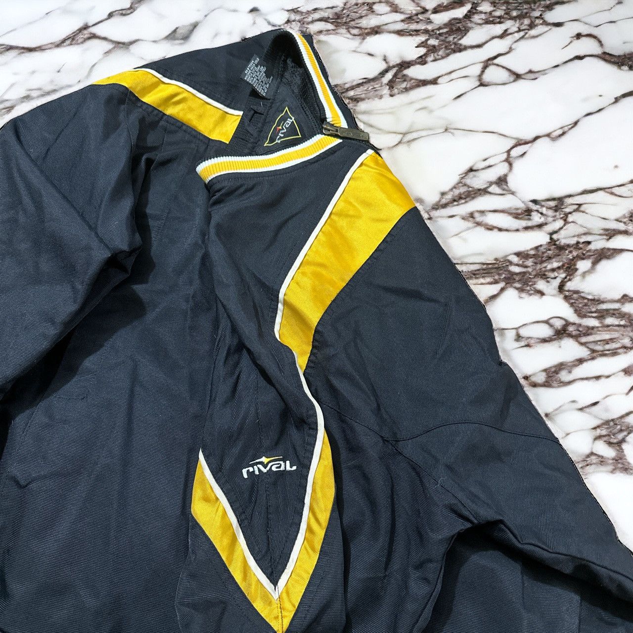 Vintage Vintage Rival NHL Boston Bruins jacket XL black Size US XL / EU 56 / 4 - 7 Thumbnail