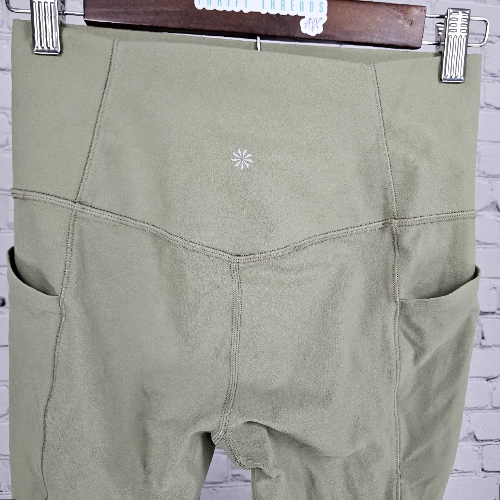 Athleta **Green Athleta Salutation Stash Pocket II Capri Workout Pants Small** User: Green Athleta Salutation Stash Pocket II Capri Workout Pants Small Size 28" / US 6 / IT 42 - 7 Thumbnail