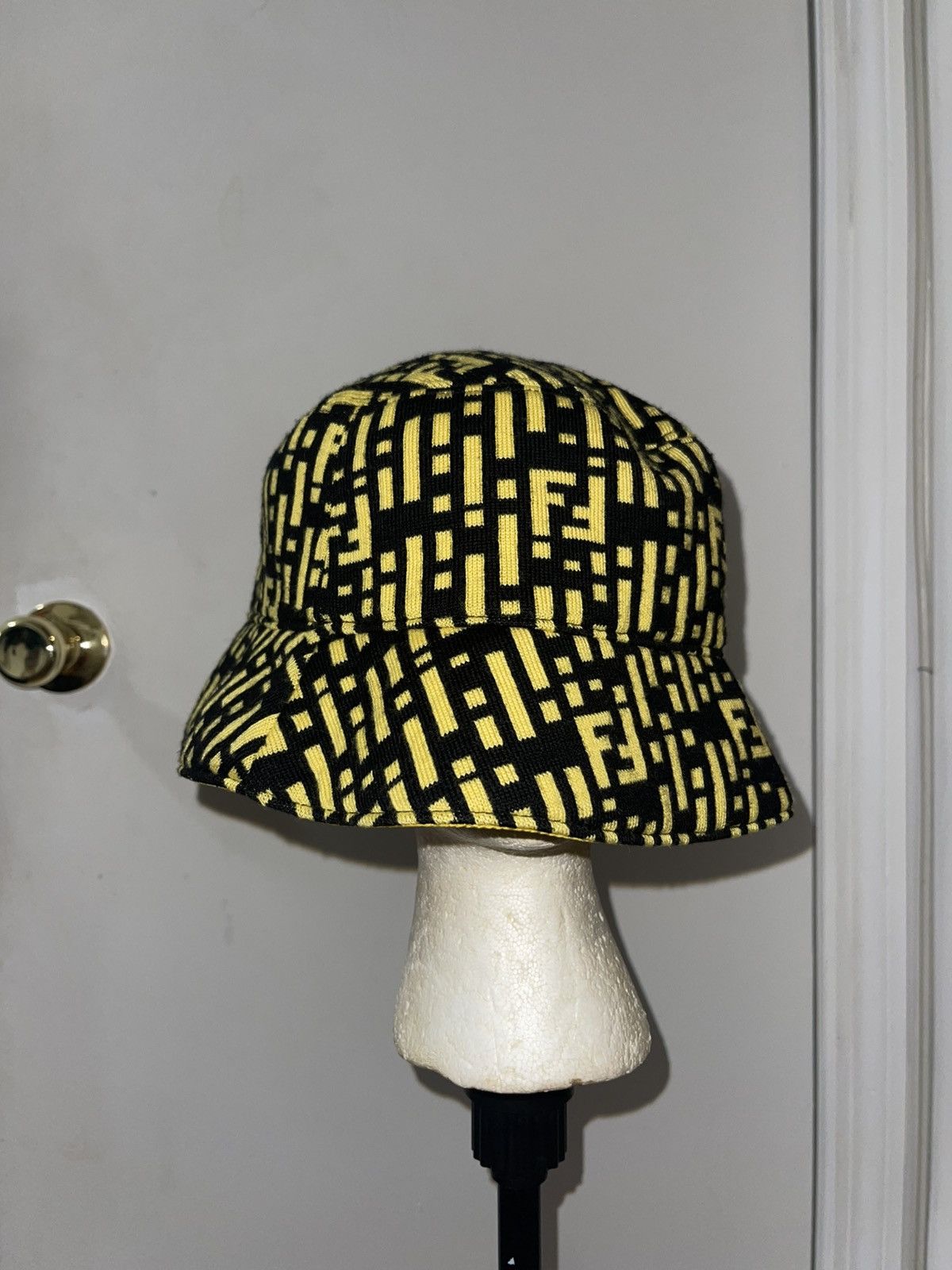 Fendi Rare Fendi Bucket Hat Size ONE SIZE - 1 Thumbnail