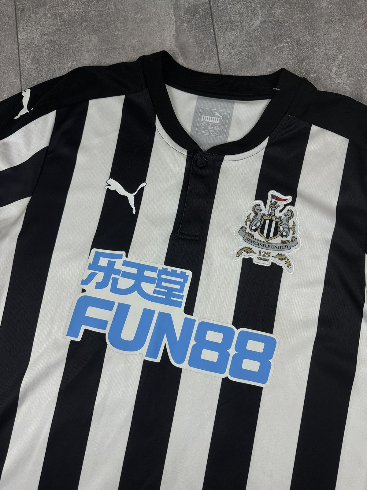 Puma Puma New Castle United 2017/18 Home 125Years #15 Kenedy Size US XL / EU 56 / 4 - 4 Thumbnail