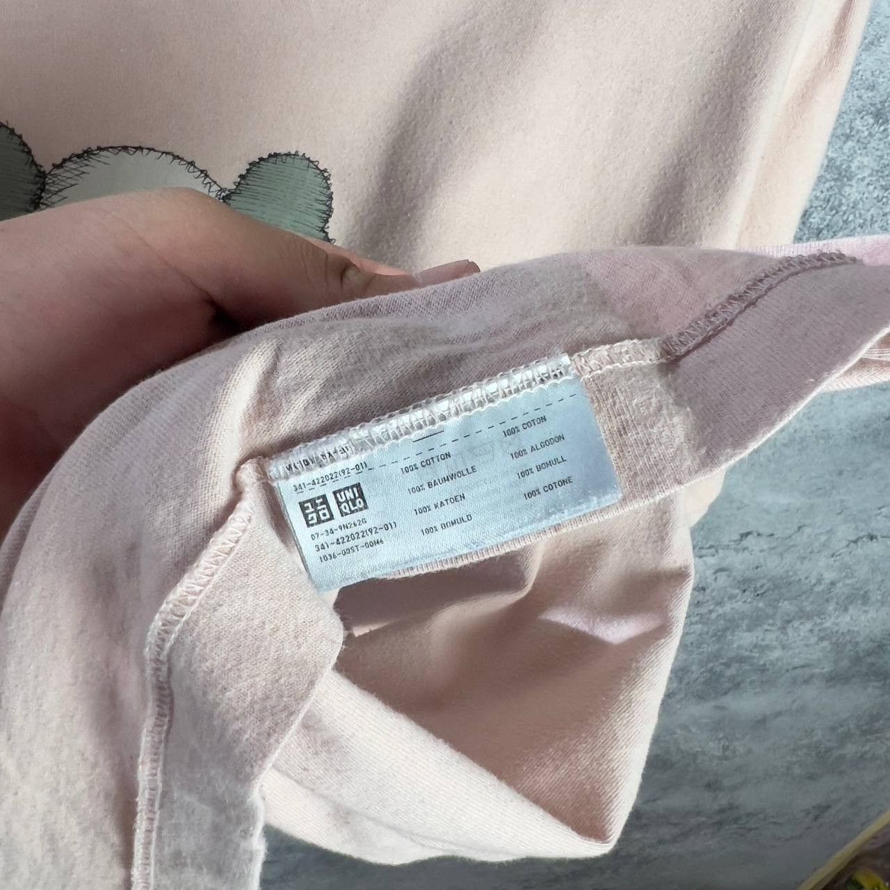 Uniqlo Uniqlo Kaws Tee Men's Size L Beige Pink Cotton Short Sleeve` Size US L / EU 52-54 / 3 - 6 Thumbnail