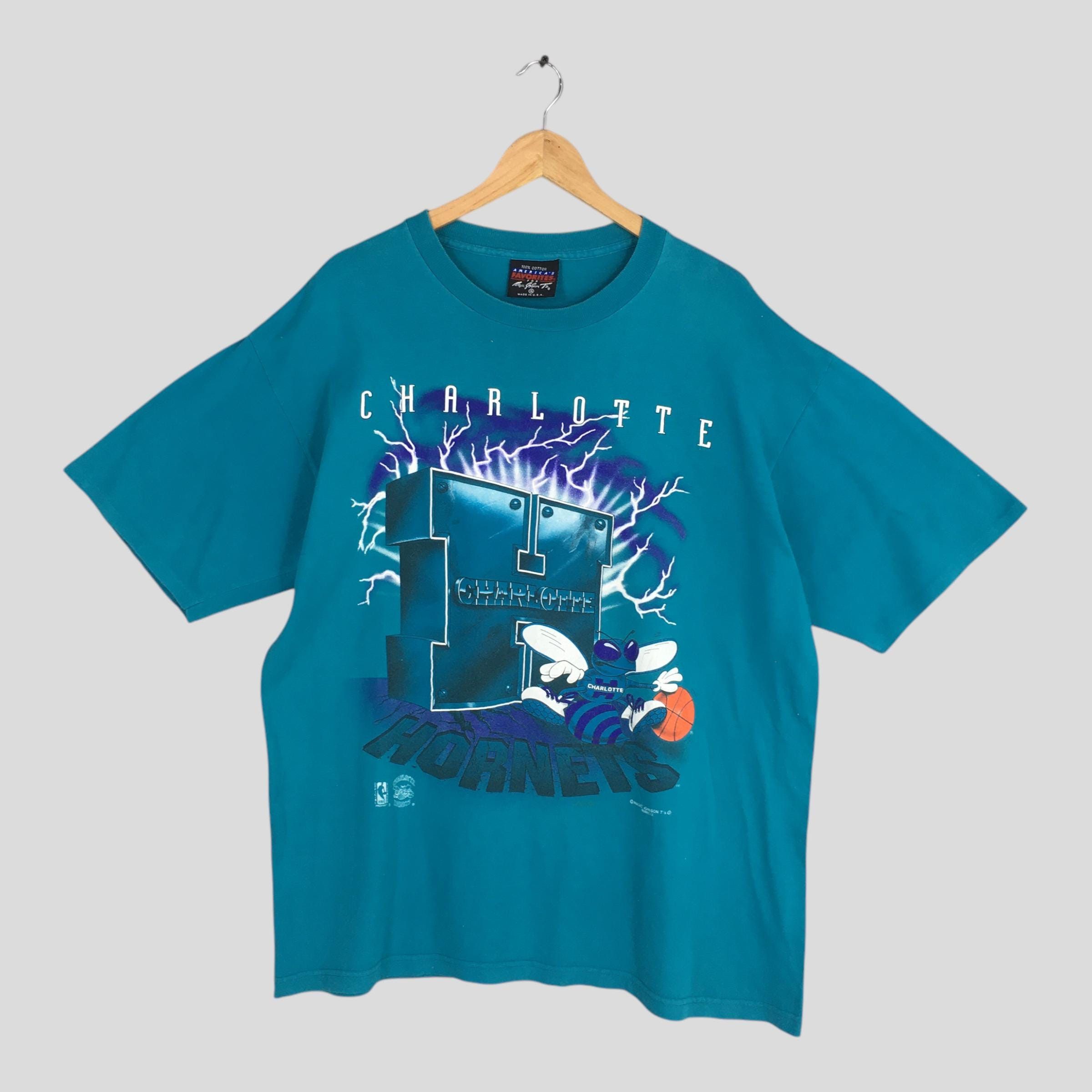 NBA × Vintage Vintage 90s Charlotte Hornets NBA Green T shirt XLarge Size US XL / EU 56 / 4 - 1 Thumbnail
