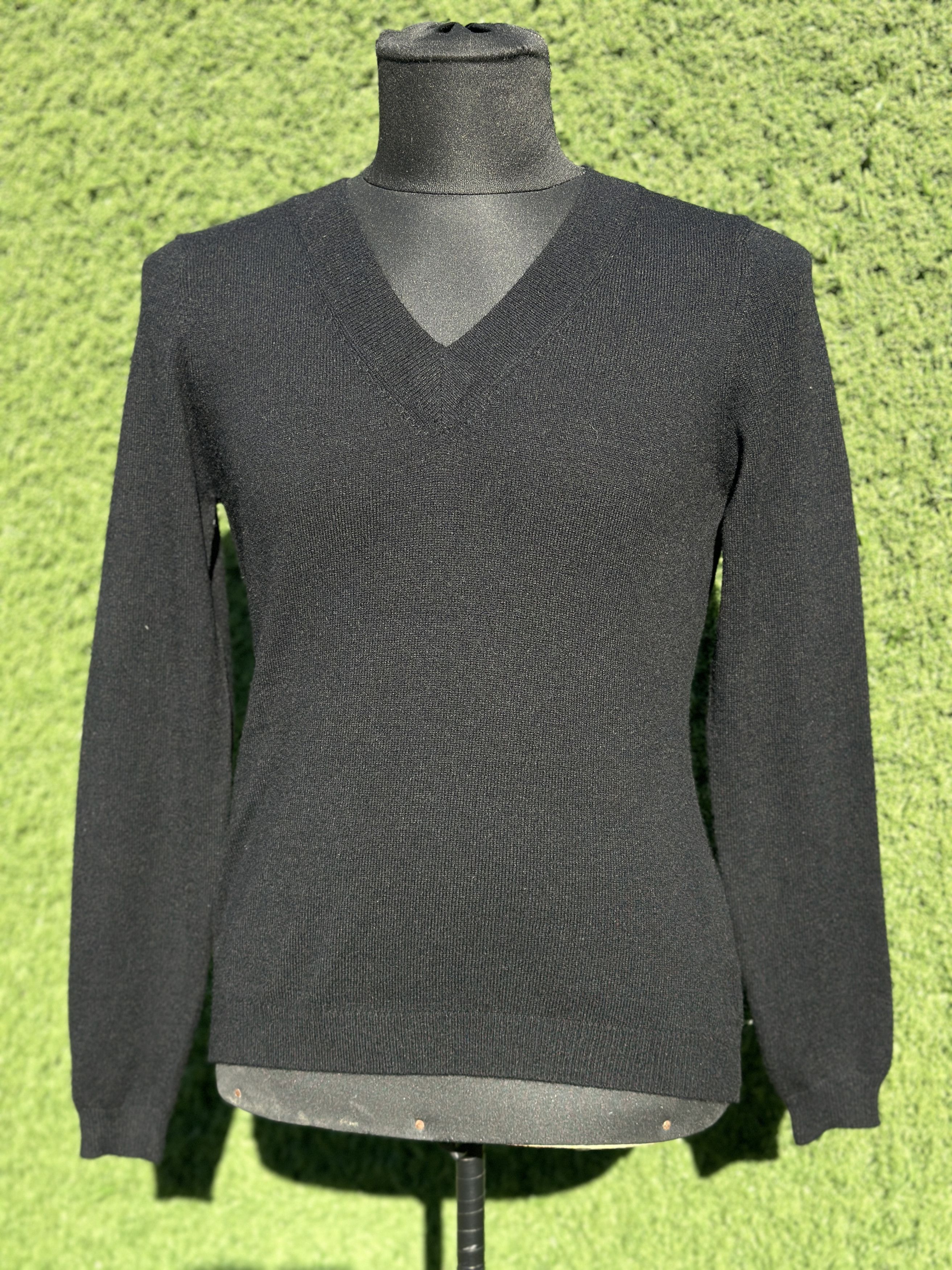 Prada Prada 100% Cashmere Black V-Neck Sweater Knit Size 40 Size S / US 4 / IT 40 - 1 Thumbnail
