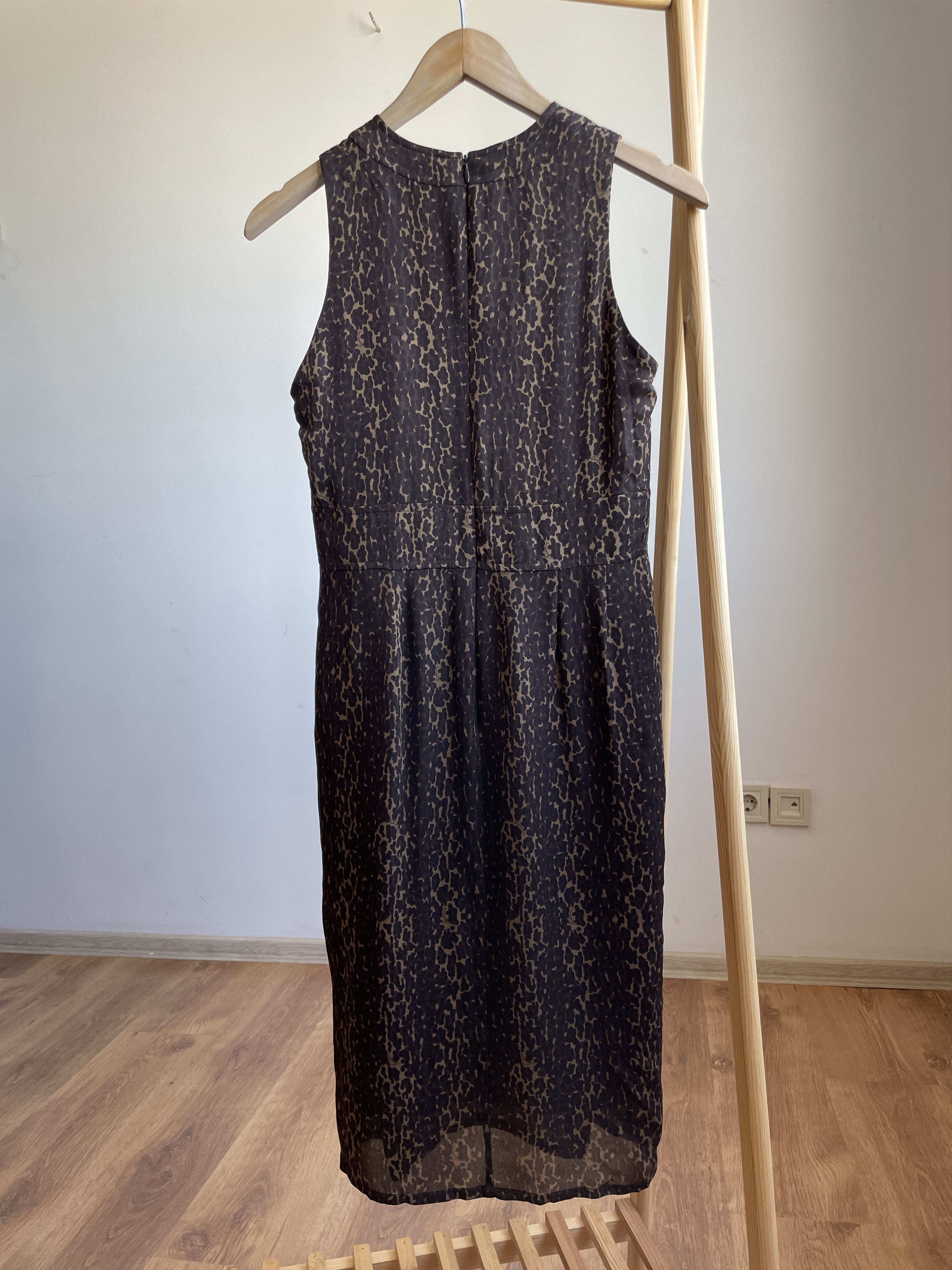 Burberry Burberry Leopard Print Silk Tank Dress Size M / US 6-8 / IT 42-44 - 2 Thumbnail