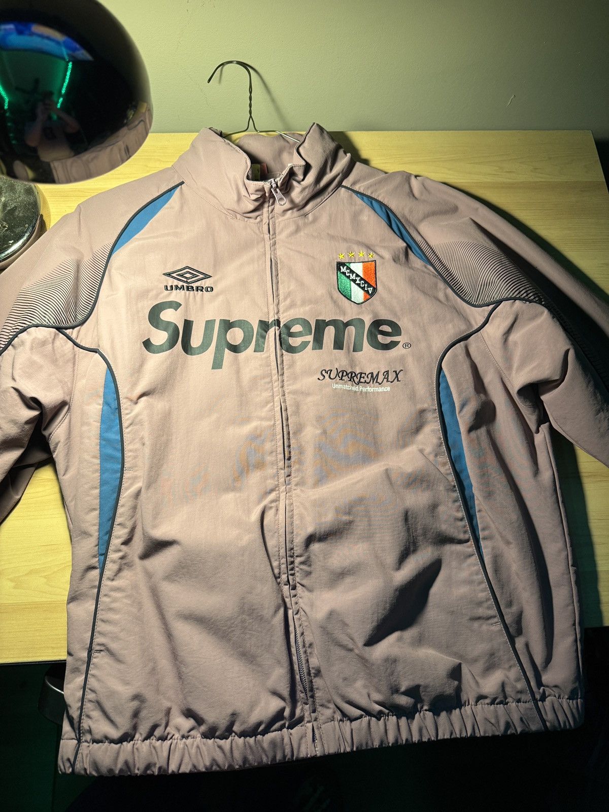Supreme × Umbro Supreme Umbro dirty plum track jacket Size US M / EU 48-50 / 2 - 1 Thumbnail