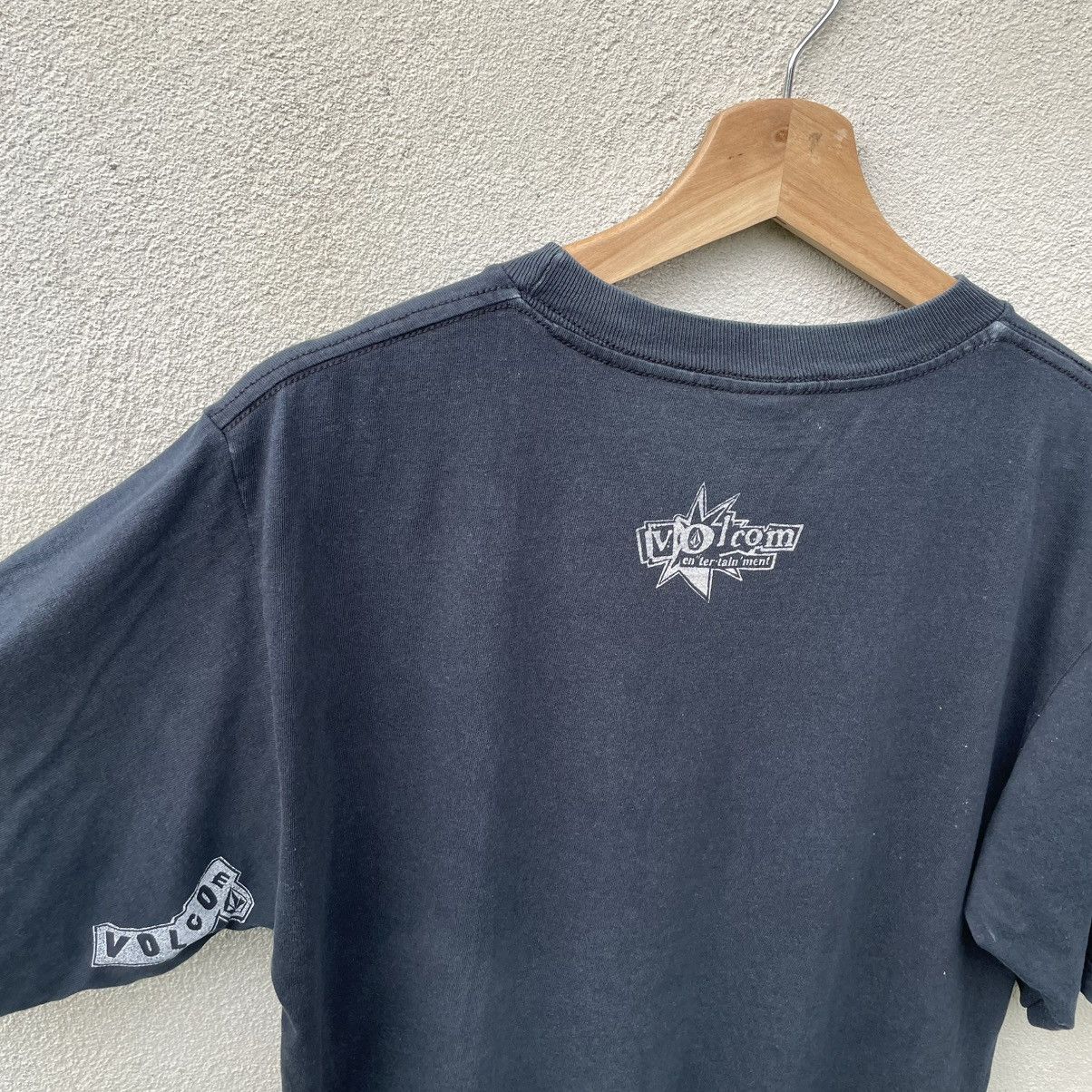 Vintage × Volcom Vintage Volcom Ent Band T shirt 🍒 Size US M / EU 48-50 / 2 - 8 Thumbnail
