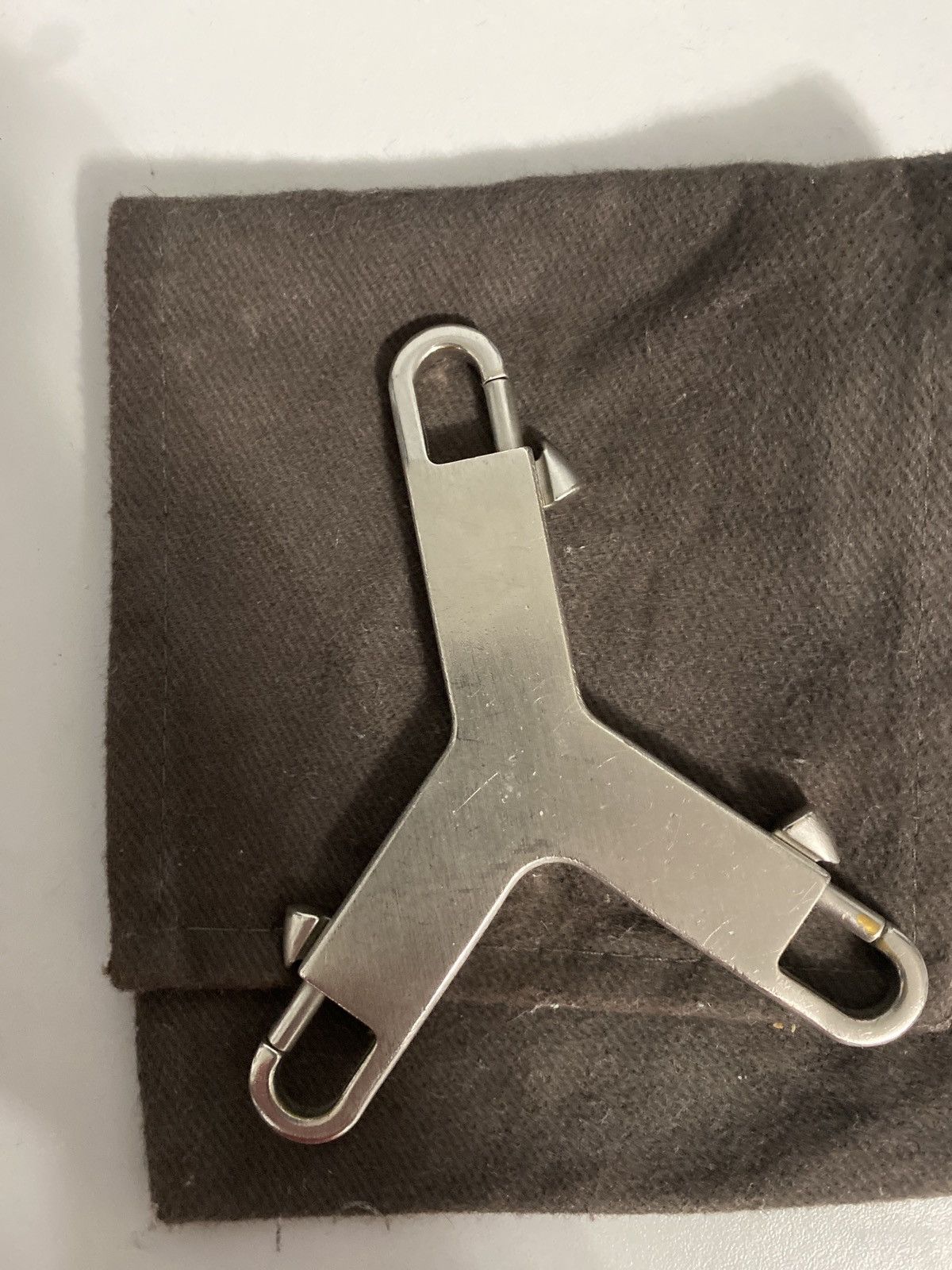 Rick Owens RICK OWENS CERBERUS TITANIUM CLIP Size ONE SIZE - 1 Thumbnail