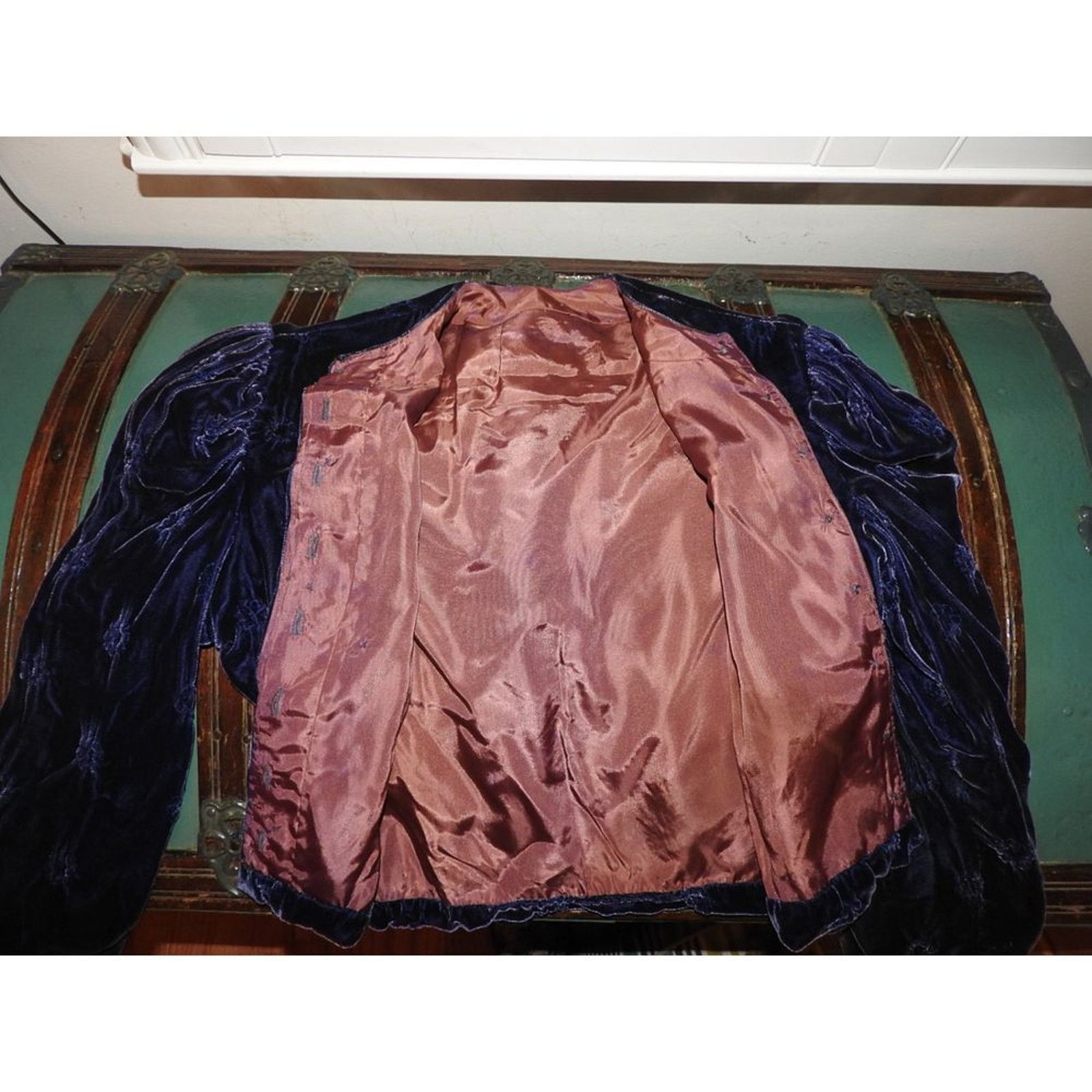 Vintage VINTAGE VICTORIAN/EDWARDIAN BLUE TEXTURED VELVET JACKET Size ONE SIZE - 4 Thumbnail