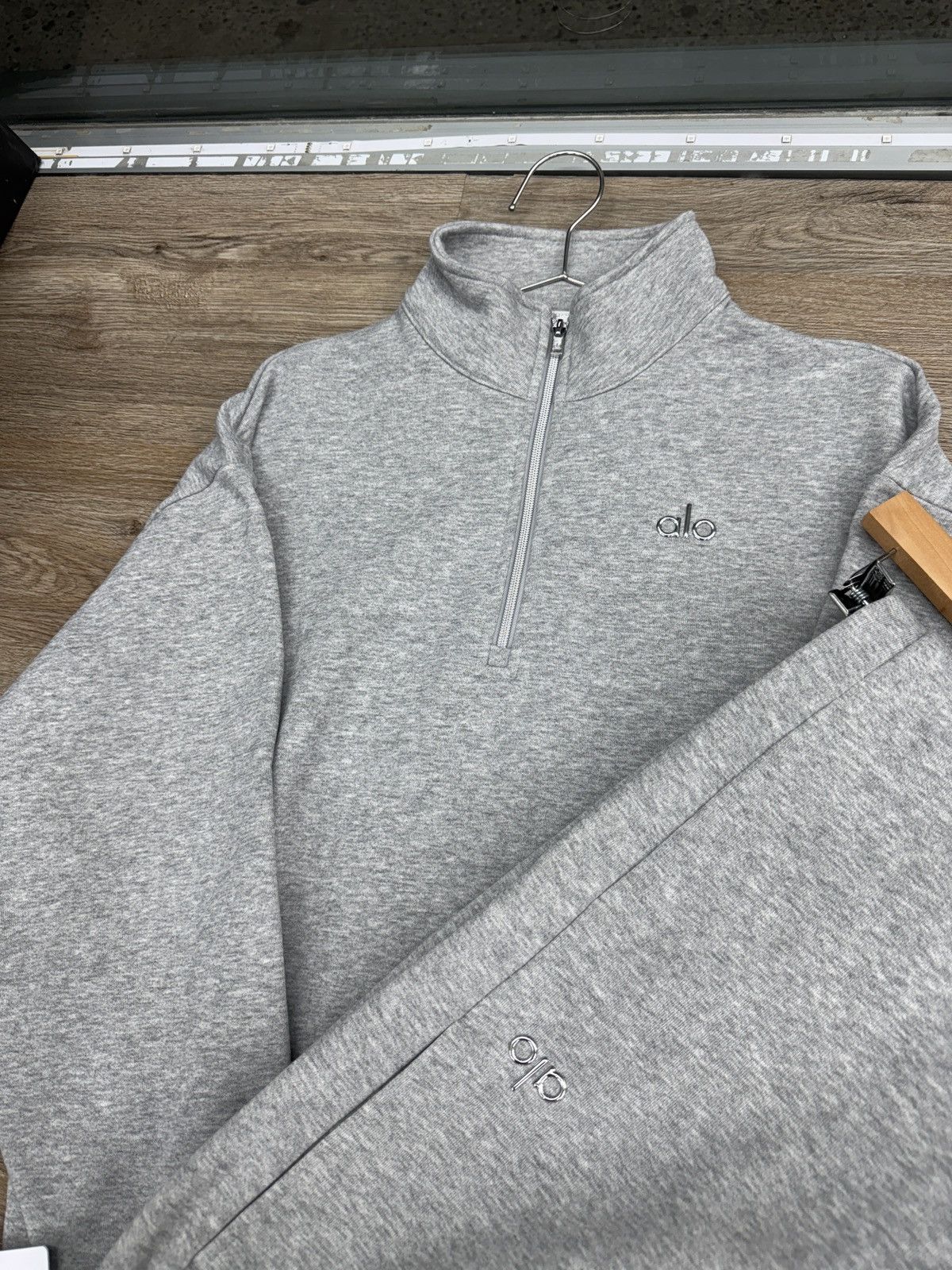 Alo Alo Grey Quarter Zip Sweatsuits Size US M / EU 48-50 / 2 - 2 Thumbnail