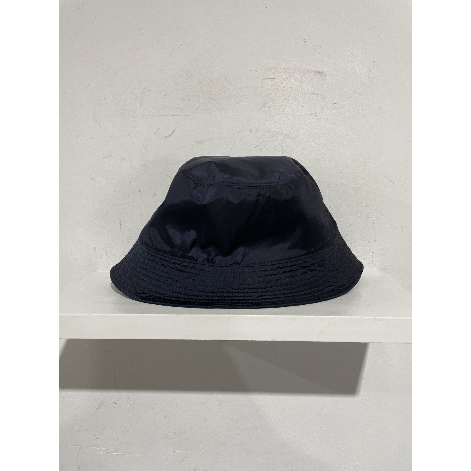 Moncler MONCLER LOGO PATCH NAVY BUCKET HAT PREOWNED Size ONE SIZE - 2 Thumbnail