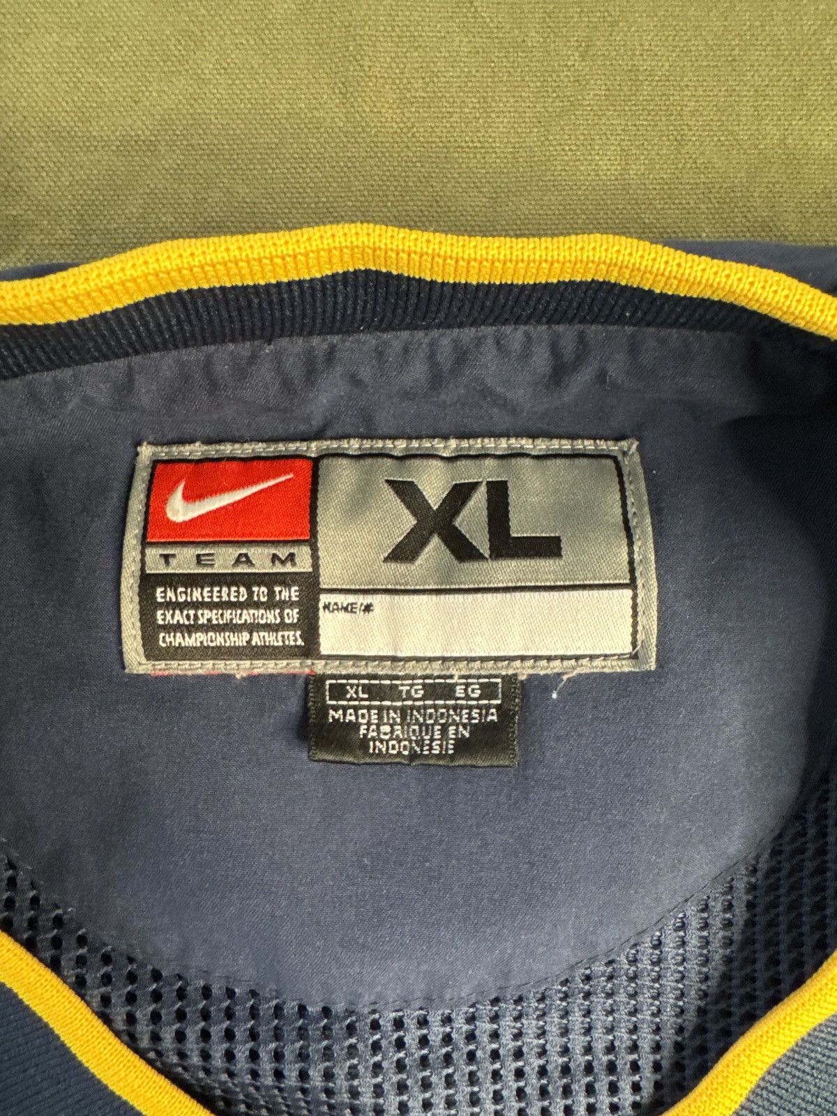 Nike Vintage Nike Michigan Wolverines Windbreaker Navy XL Swoosh Size US XL / EU 56 / 4 - 13 Thumbnail