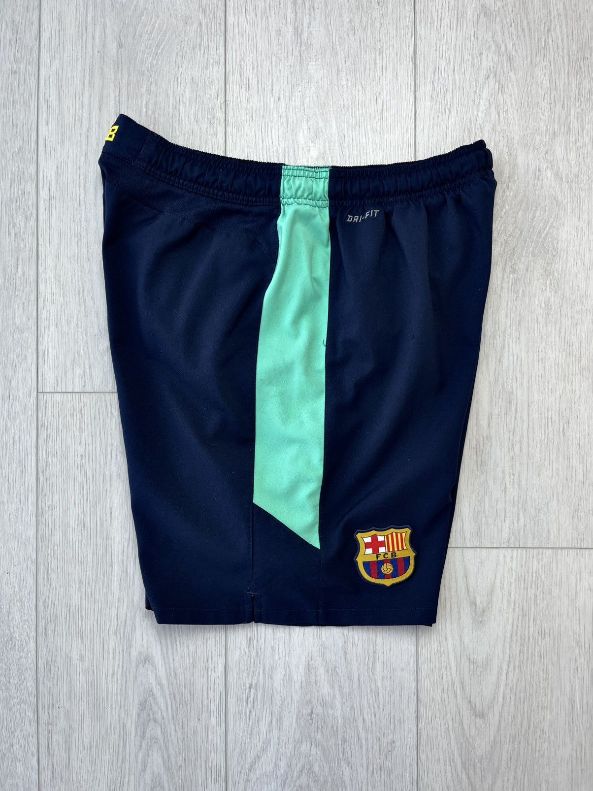 Nike Nike Barcelona Soccer Shorts Football Blokecore Y2K Messi Size US 30 / EU 46 - 2 Thumbnail